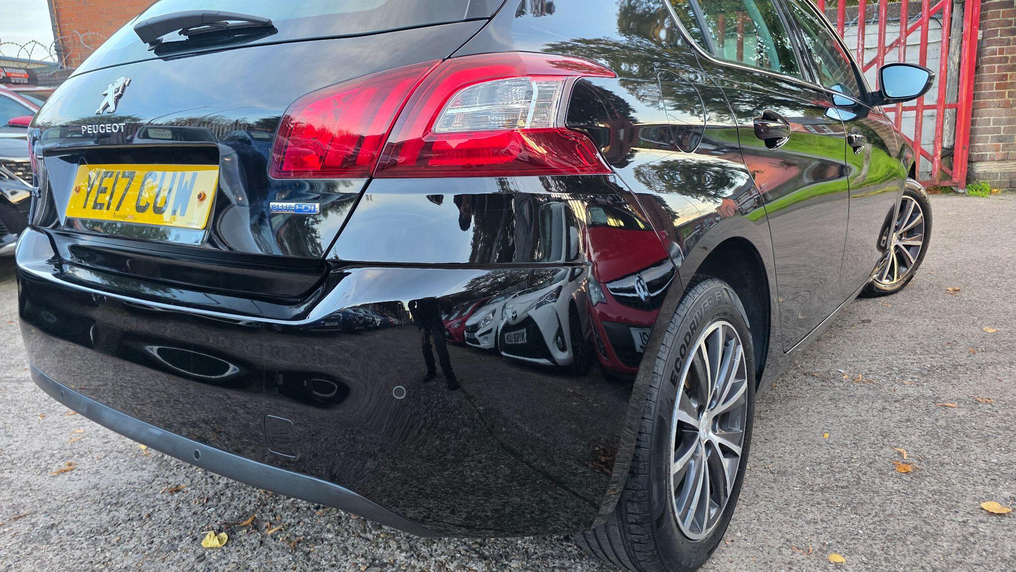 Peugeot 308 view 13