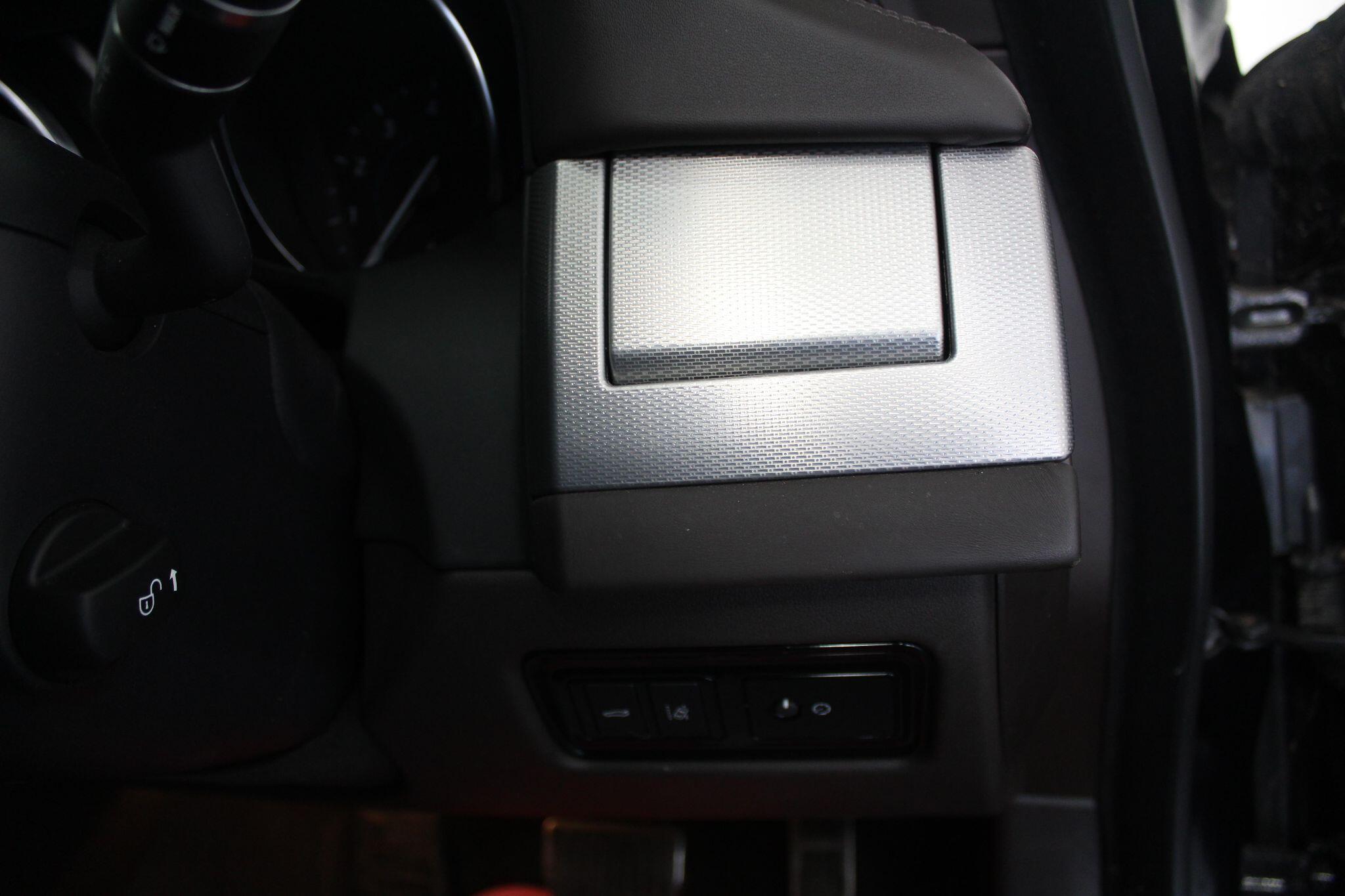 Jaguar XF view 47