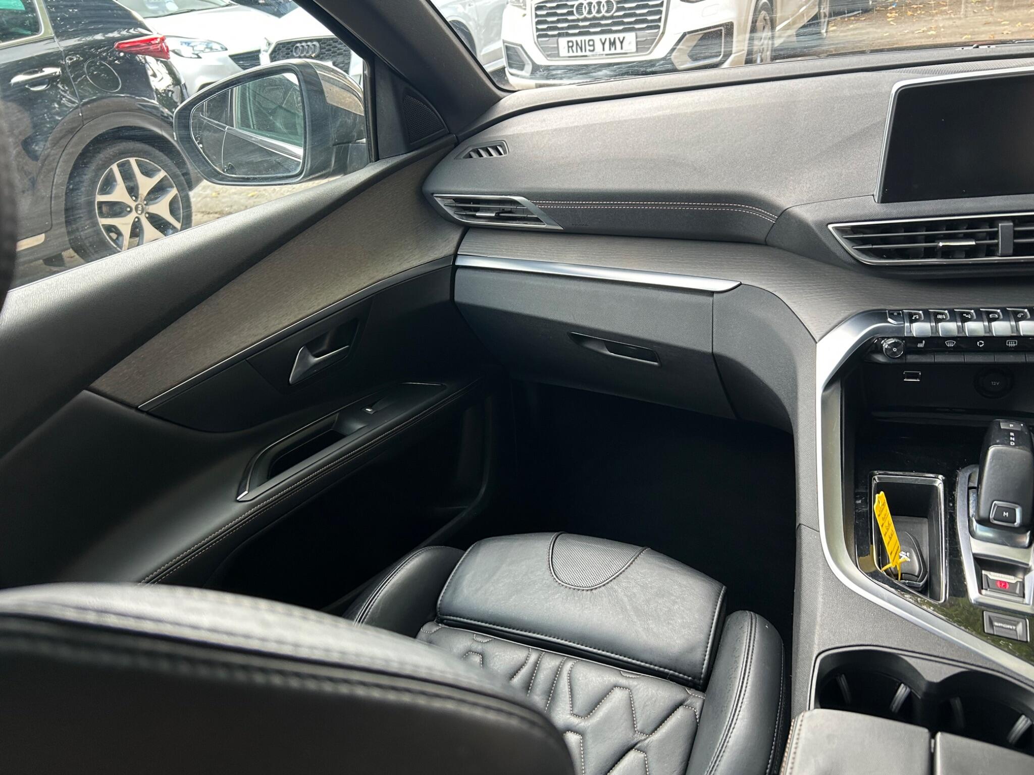 Peugeot 5008 view 22