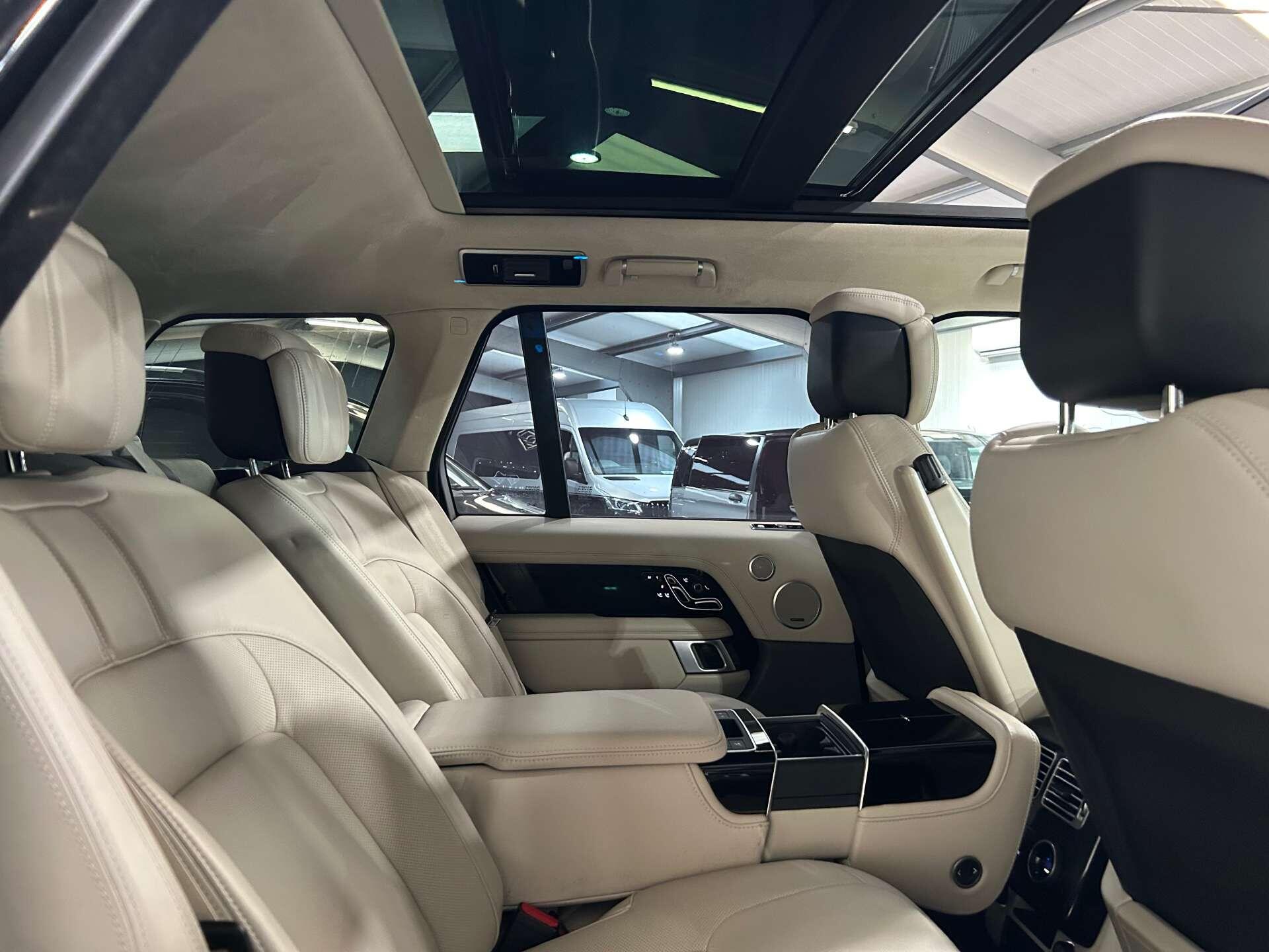 Land Rover Range Rover view 32