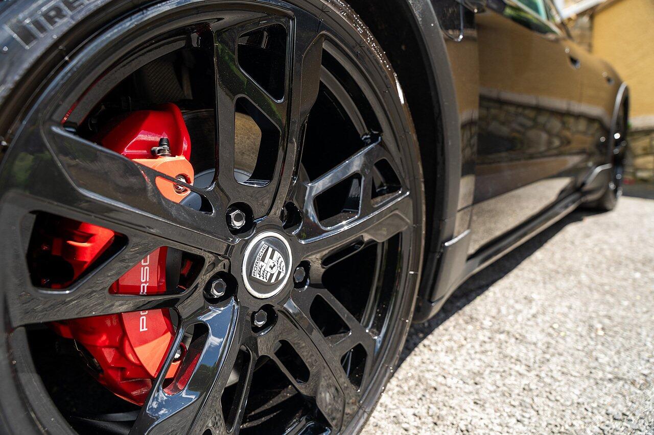 Porsche Taycan view 34