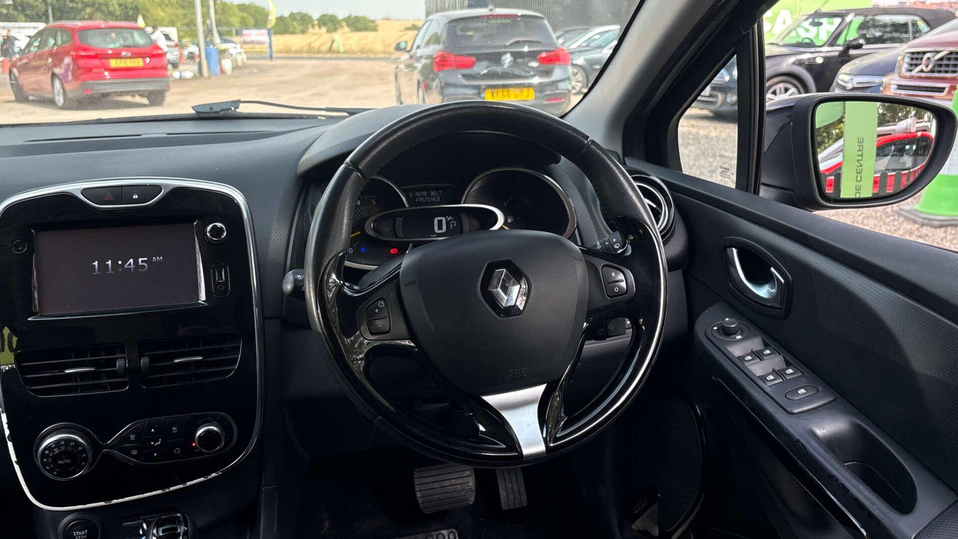 Renault Clio view 16