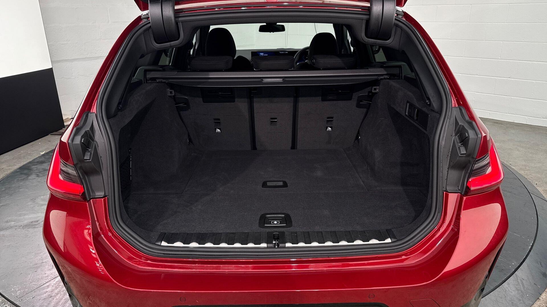 BMW 3 Series view 13