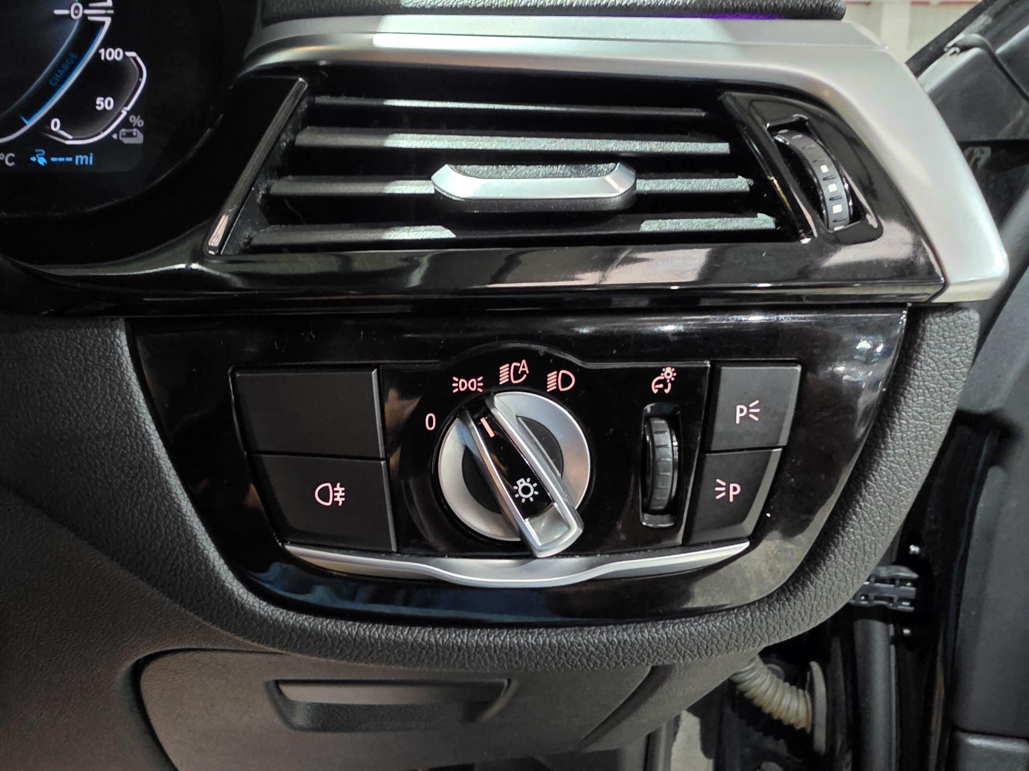 BMW 5 Series view 19