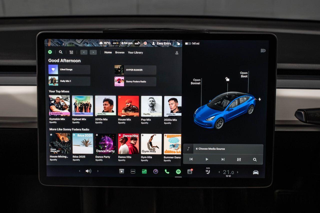 Tesla Model 3 view 34