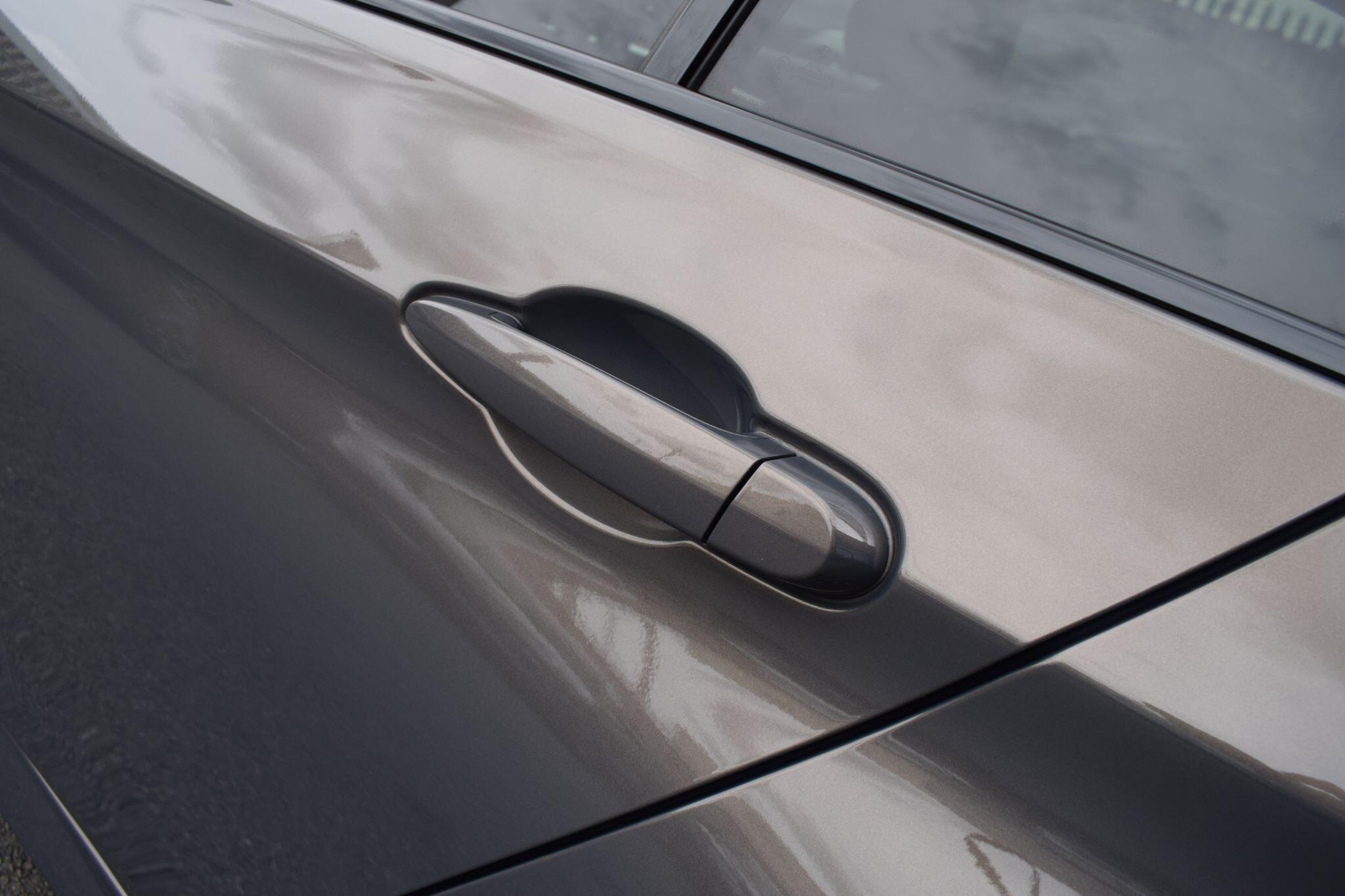 BMW 3 Series view 47