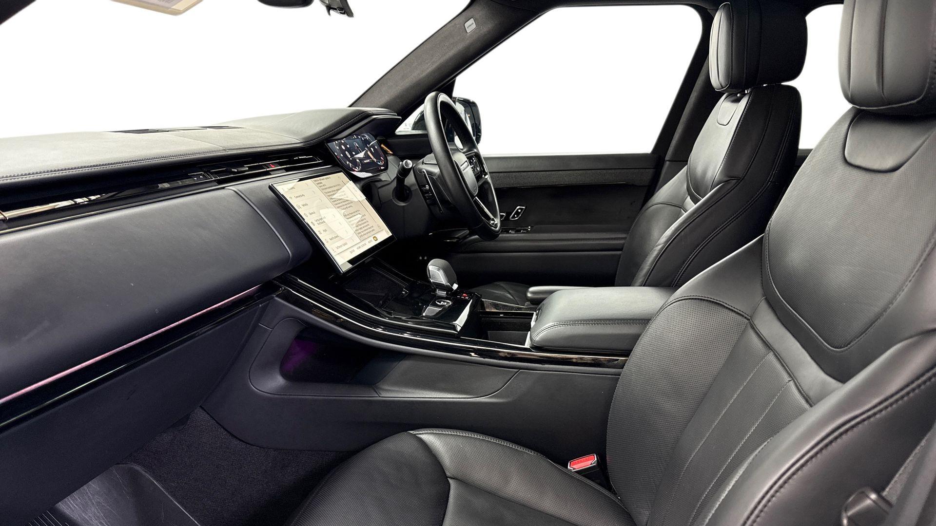 Land Rover Range Rover Sport view 3