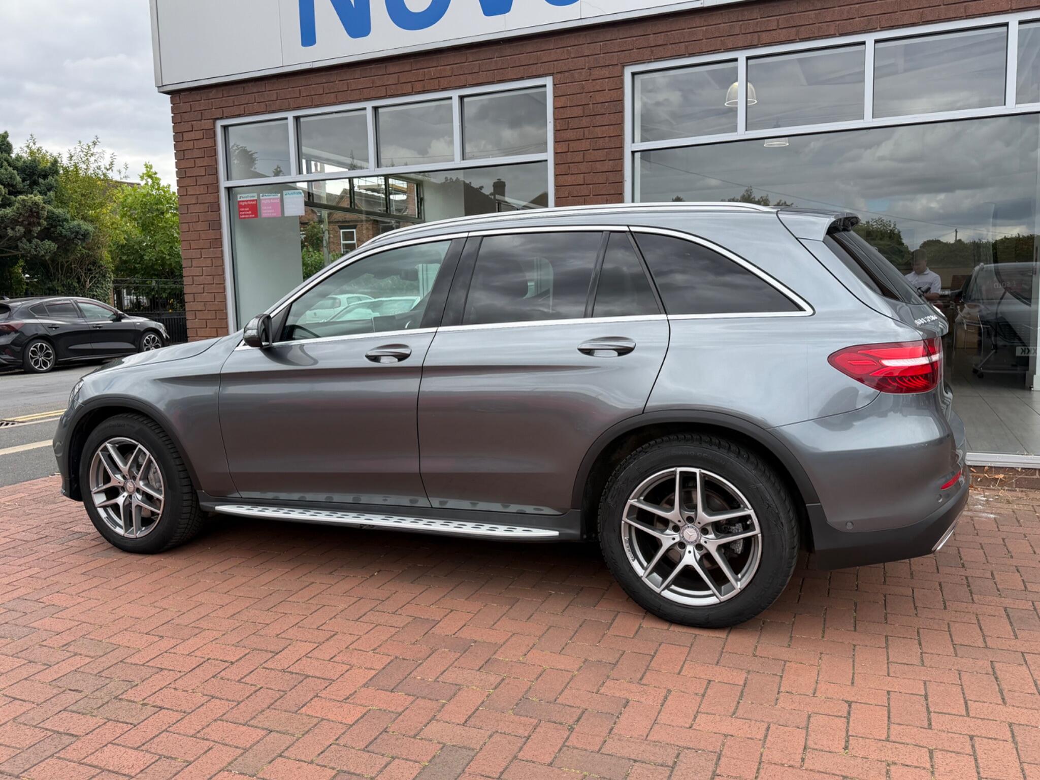 Mercedes-Benz GLC view 12
