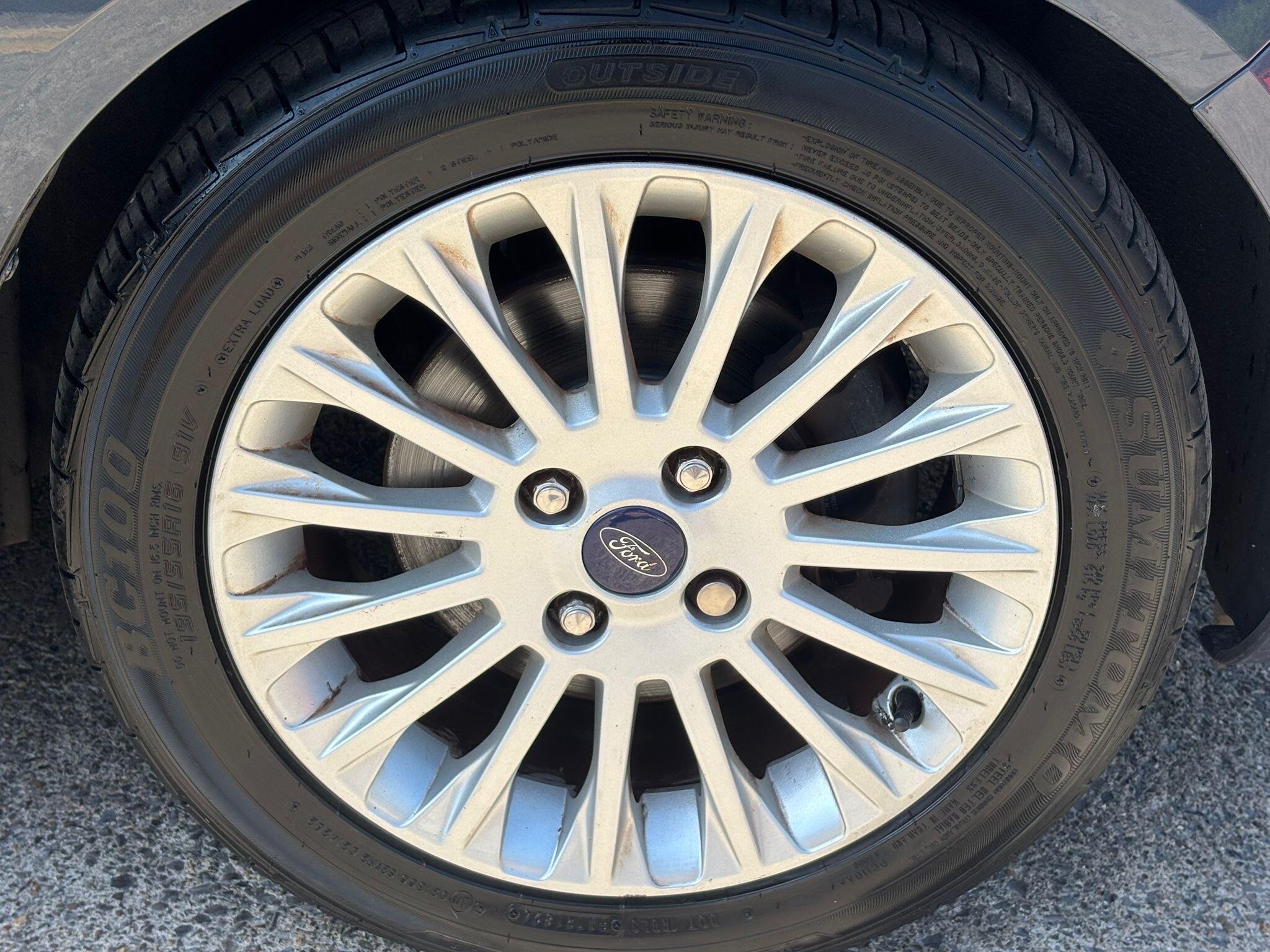 Ford B-Max view 45