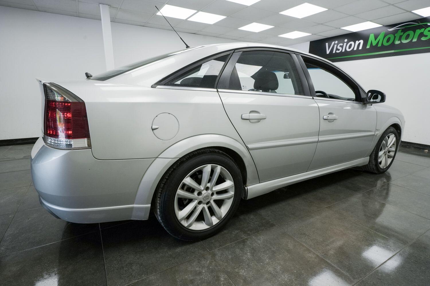 Vauxhall Vectra view 4