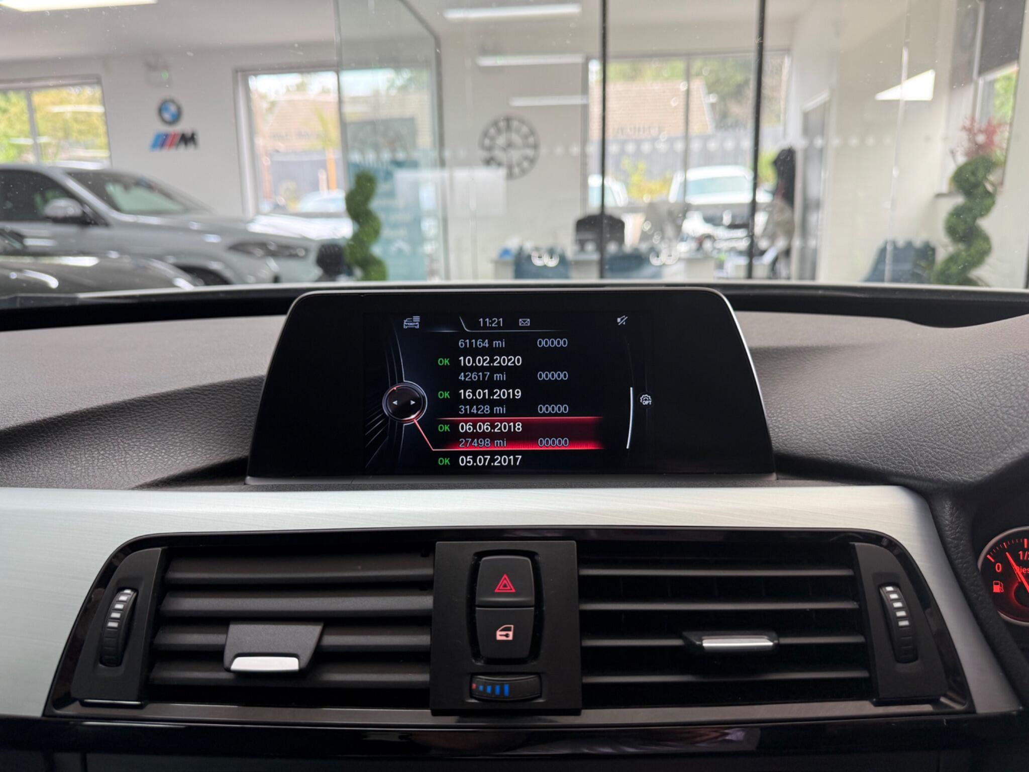 BMW 3 Series view 9