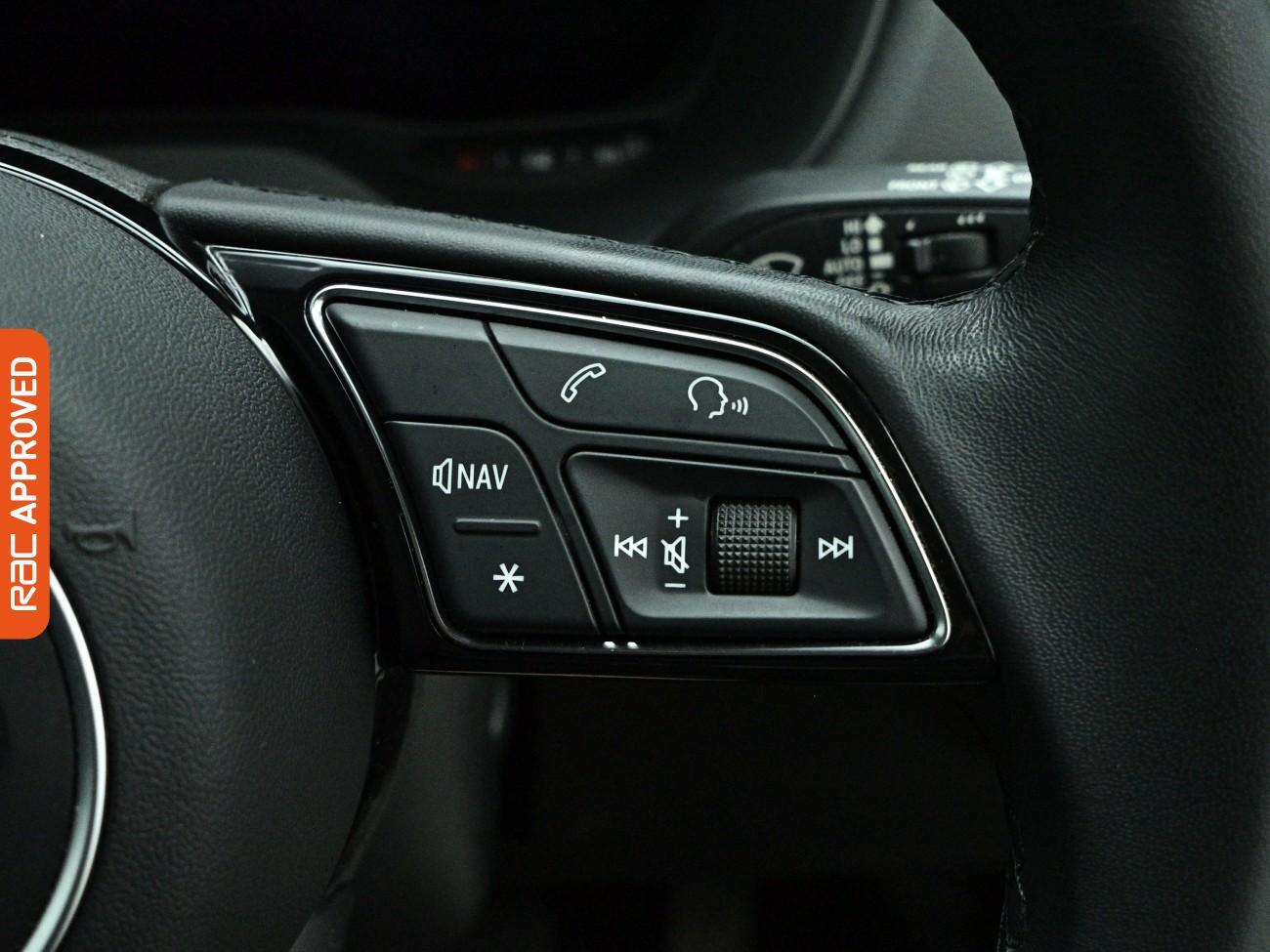 Audi Q2 view 22