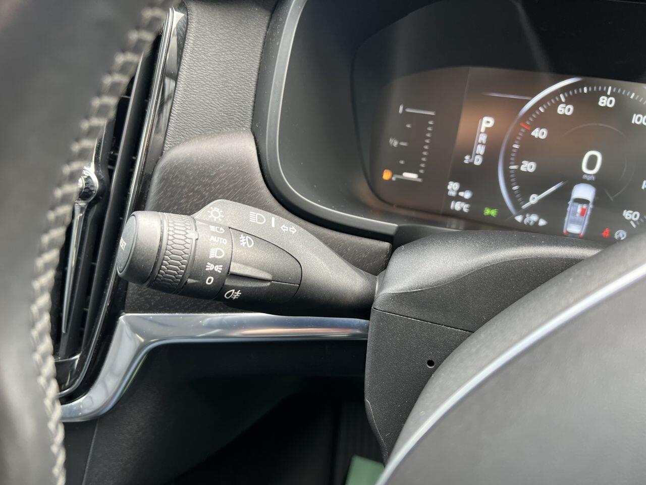 Volvo V90 Cross Country view 56