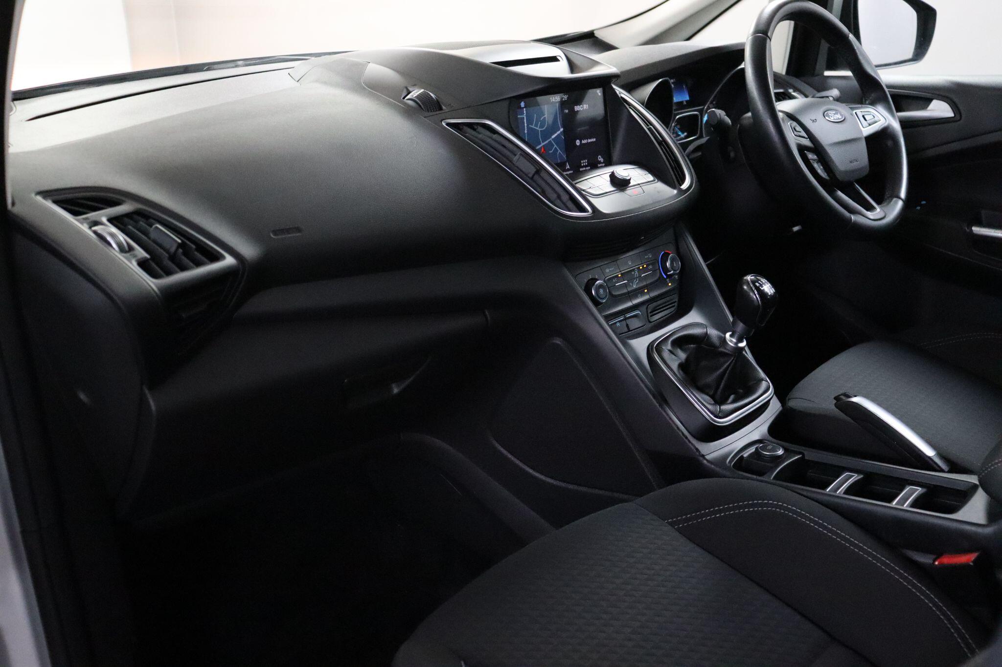 Ford C-Max view 34
