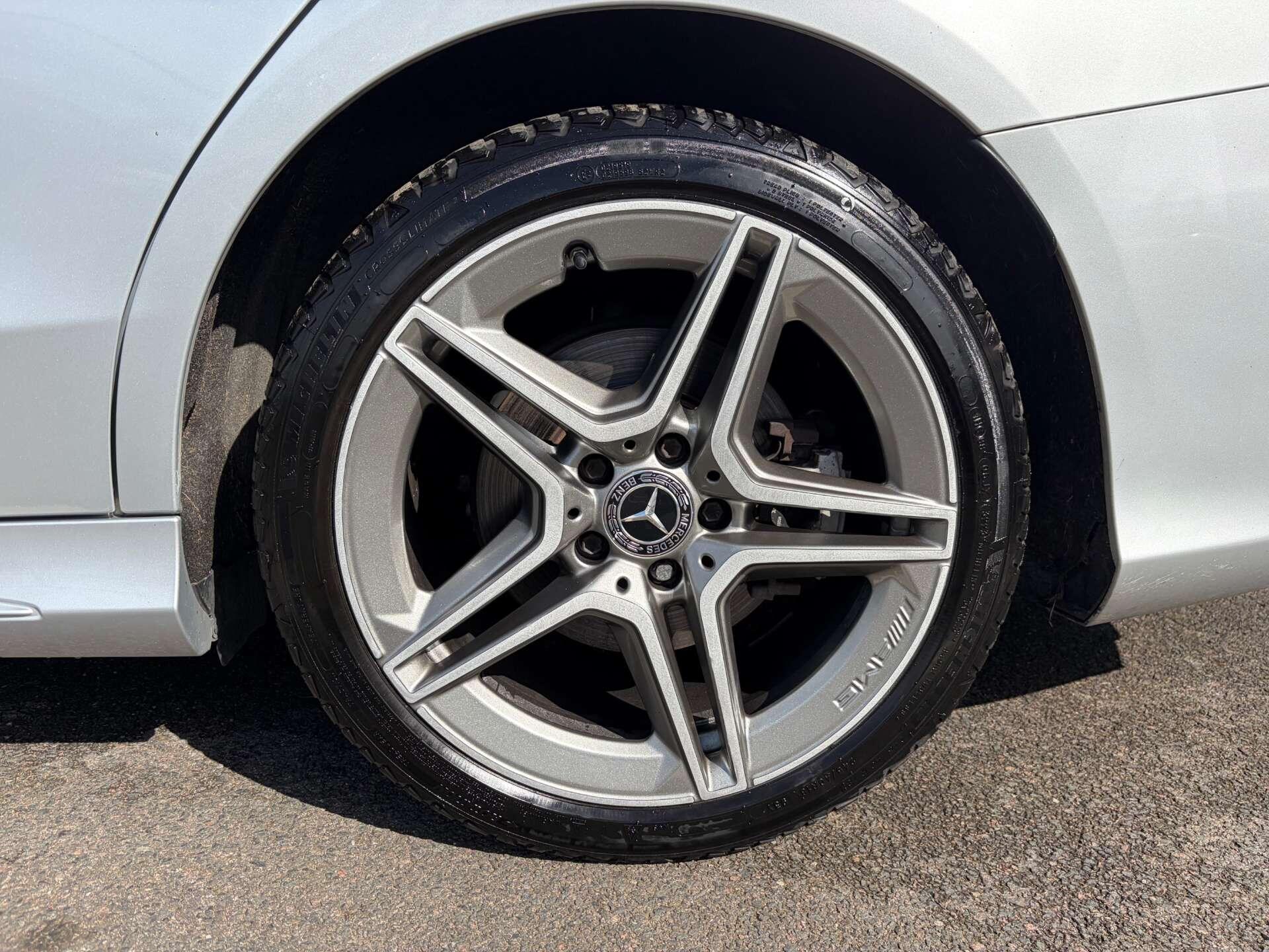 Mercedes-Benz C Class view 13