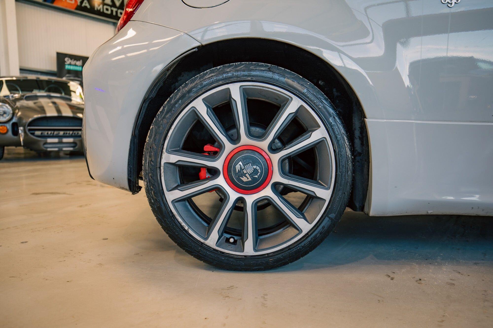 Abarth 595 view 8