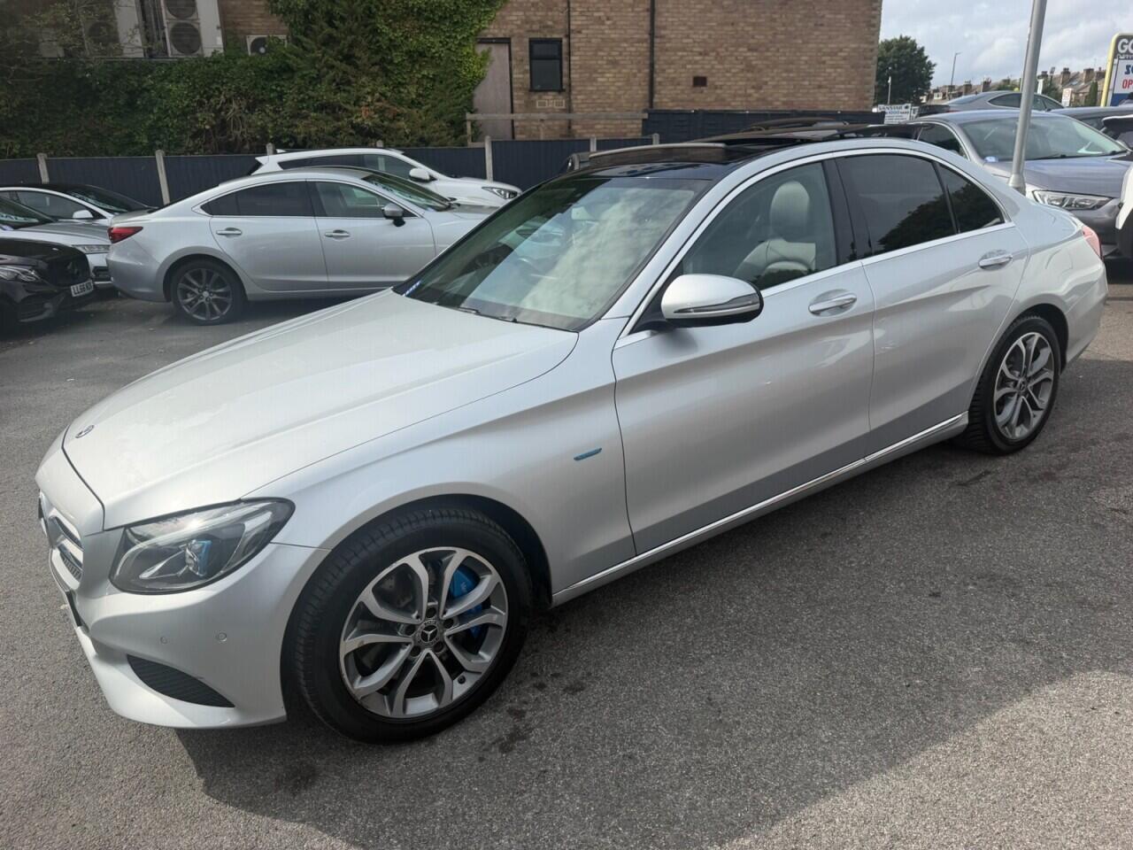 Mercedes-Benz C-Class view 31