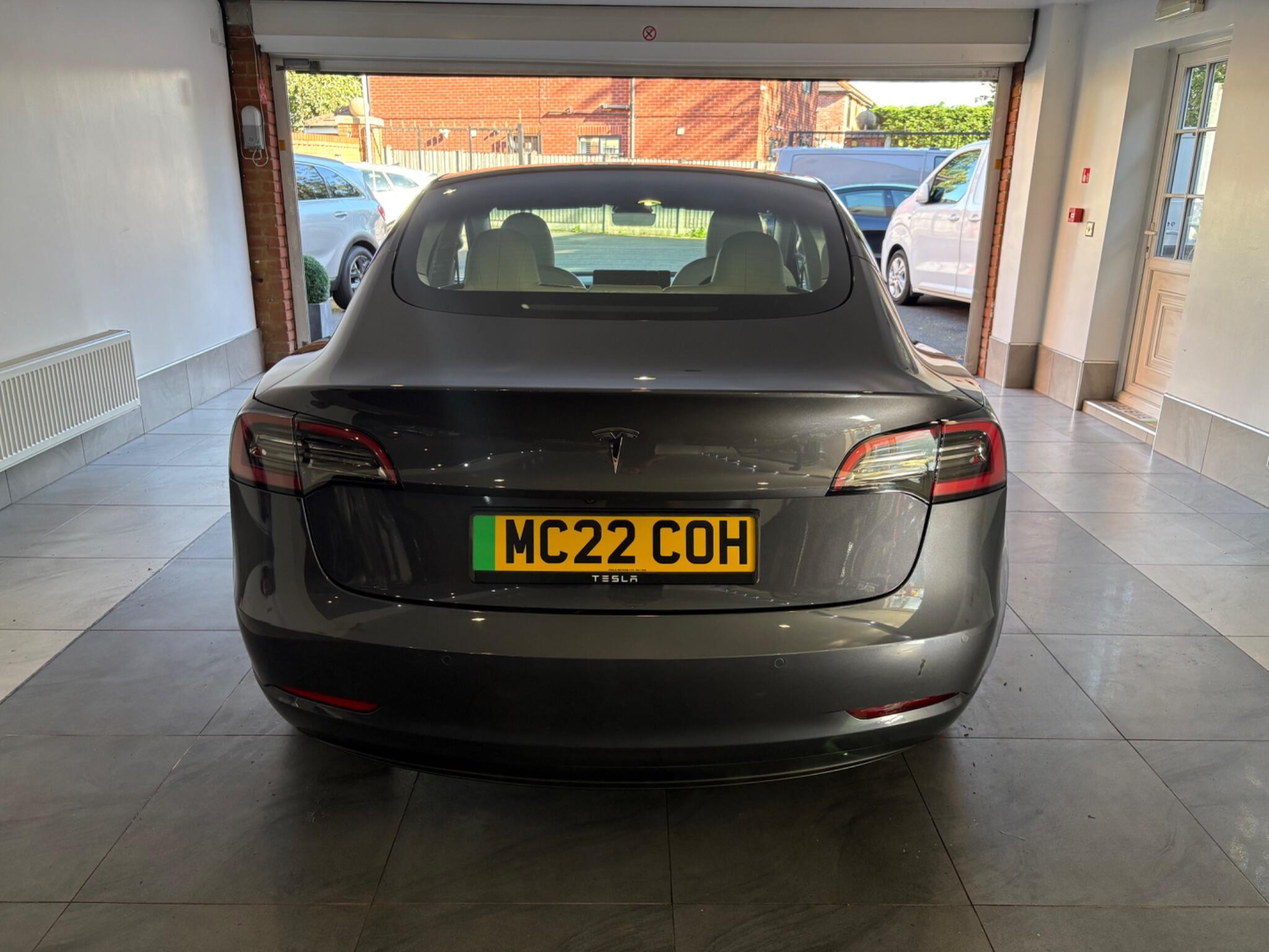 Tesla Model 3 view 4