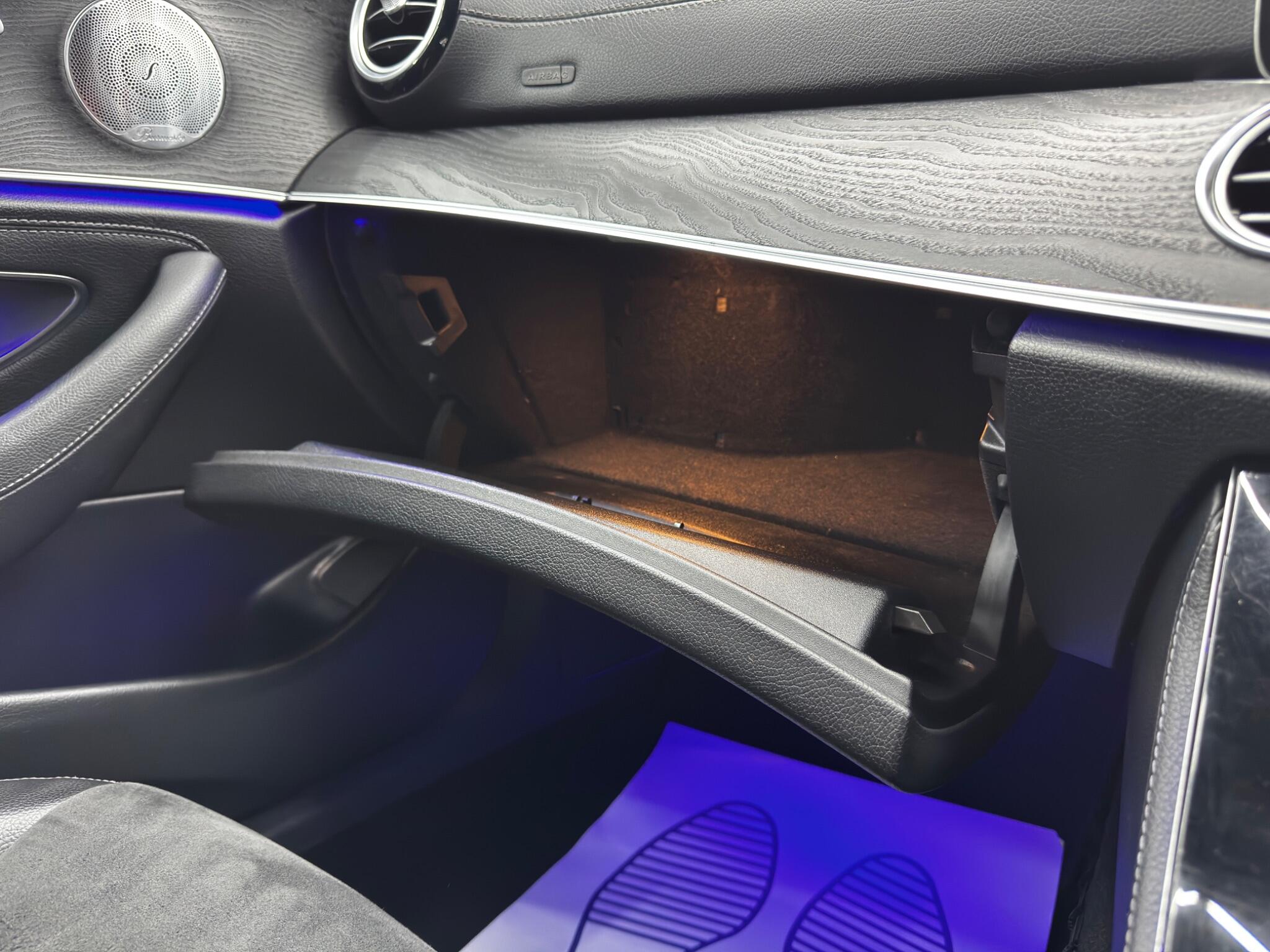 Mercedes-Benz E-Class view 40