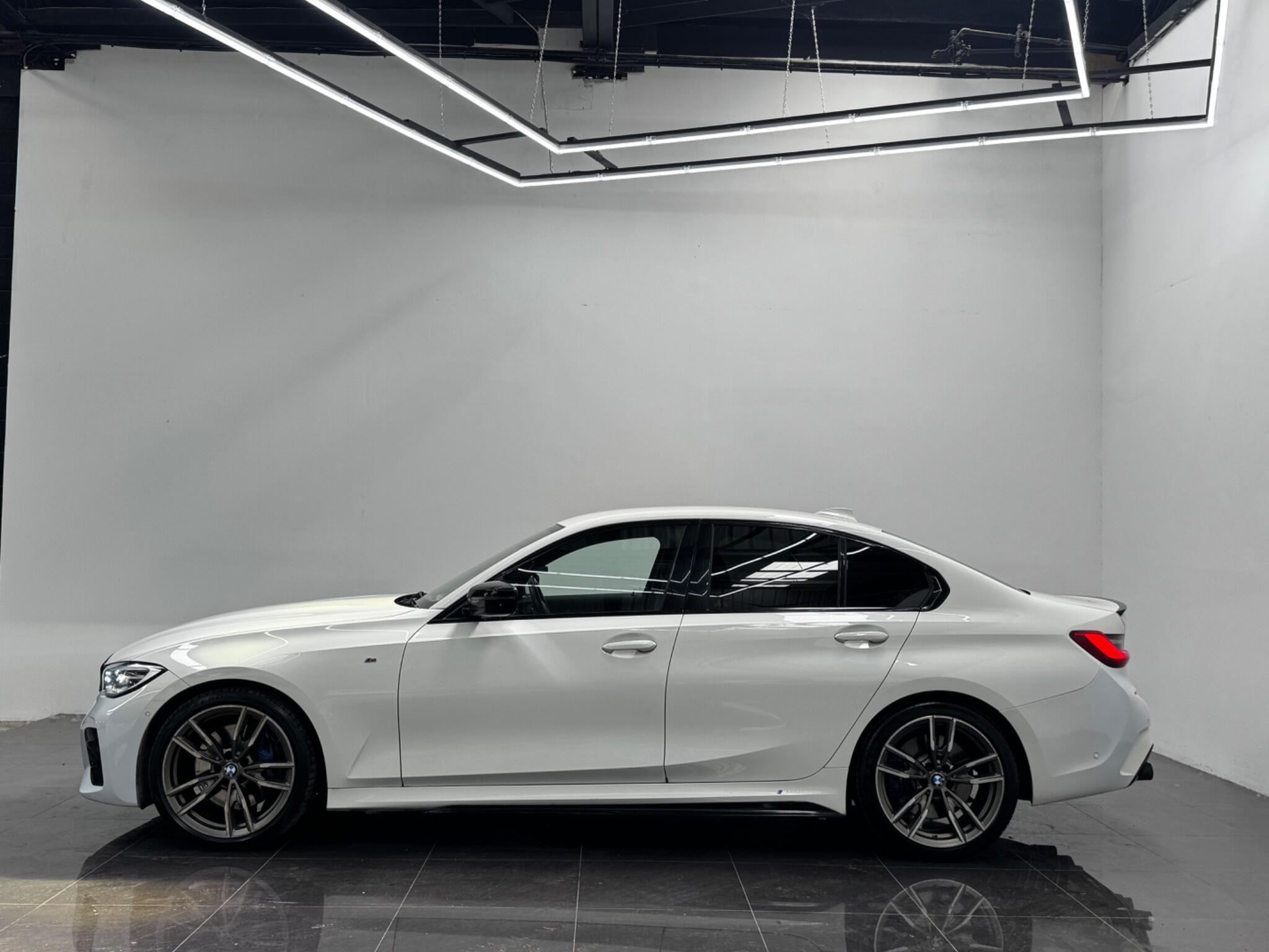 BMW 3 Series view 11
