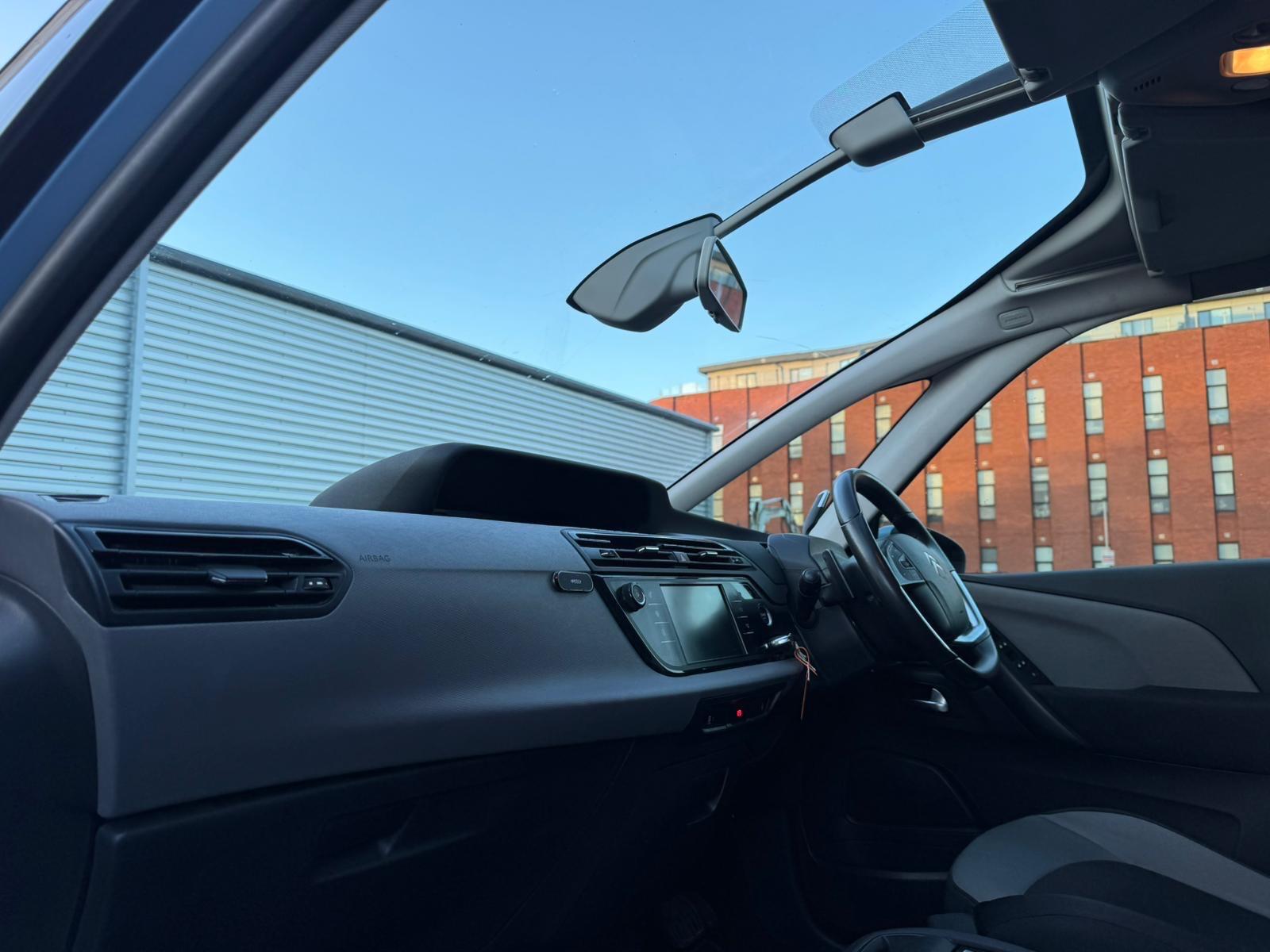 Citroen Grand C4 Picasso view 6
