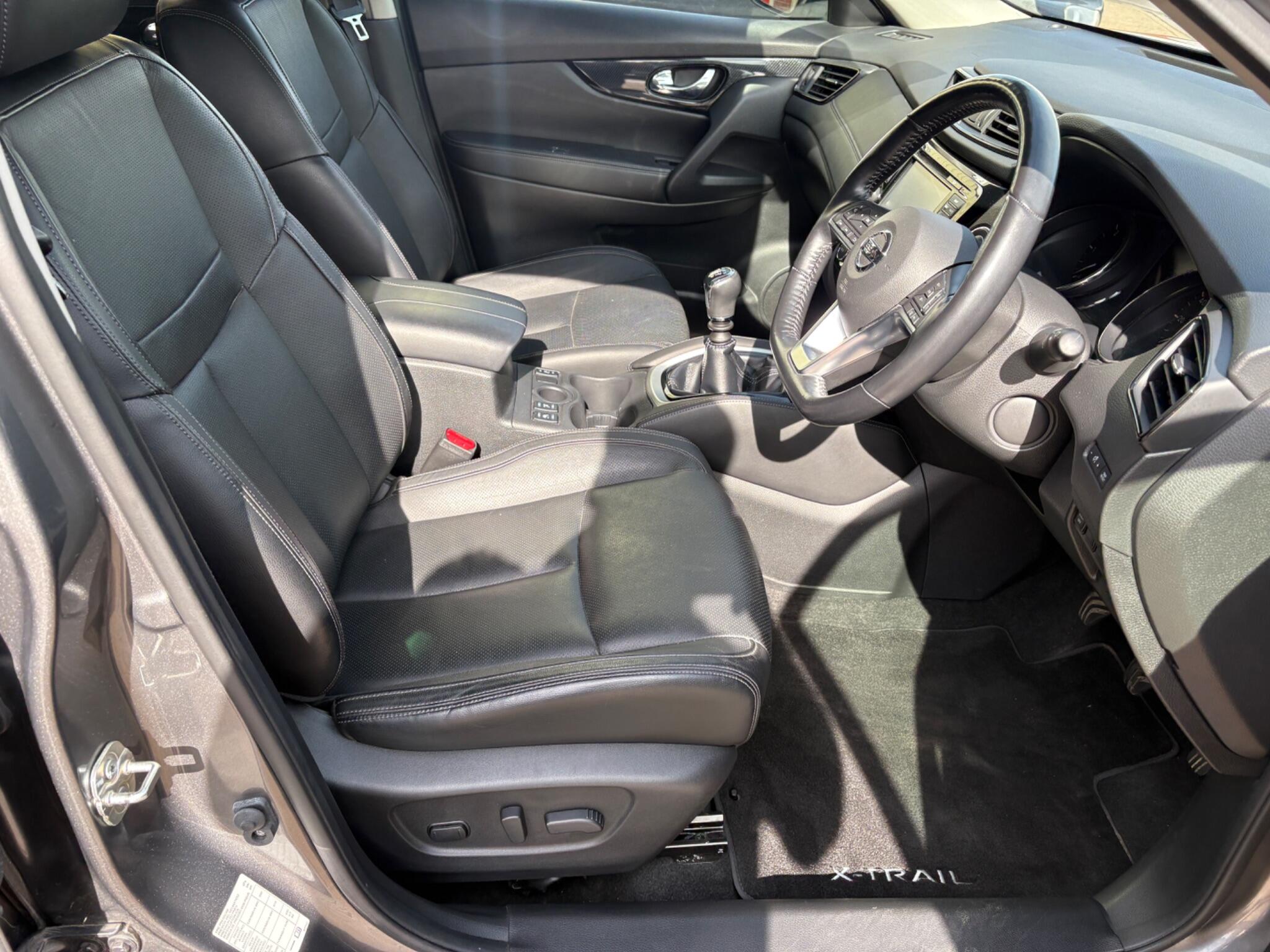 Nissan X-Trail view 12