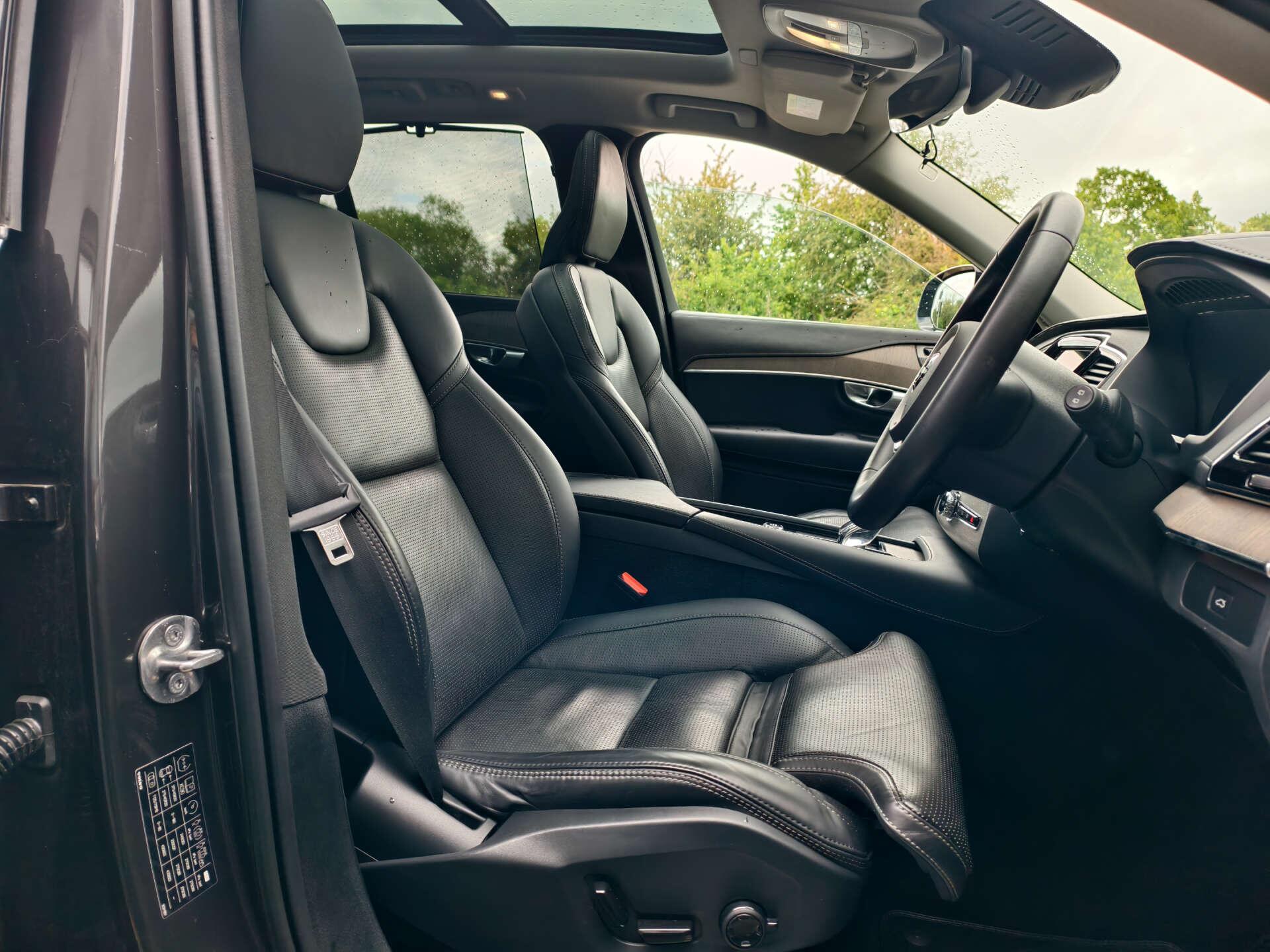 Volvo XC90 view 28