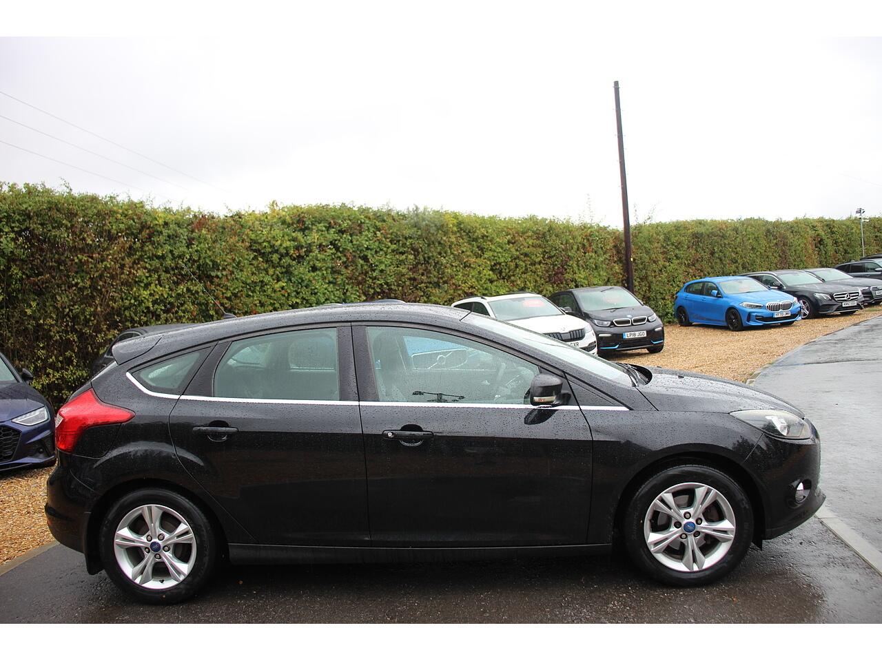 Ford Focus view 6