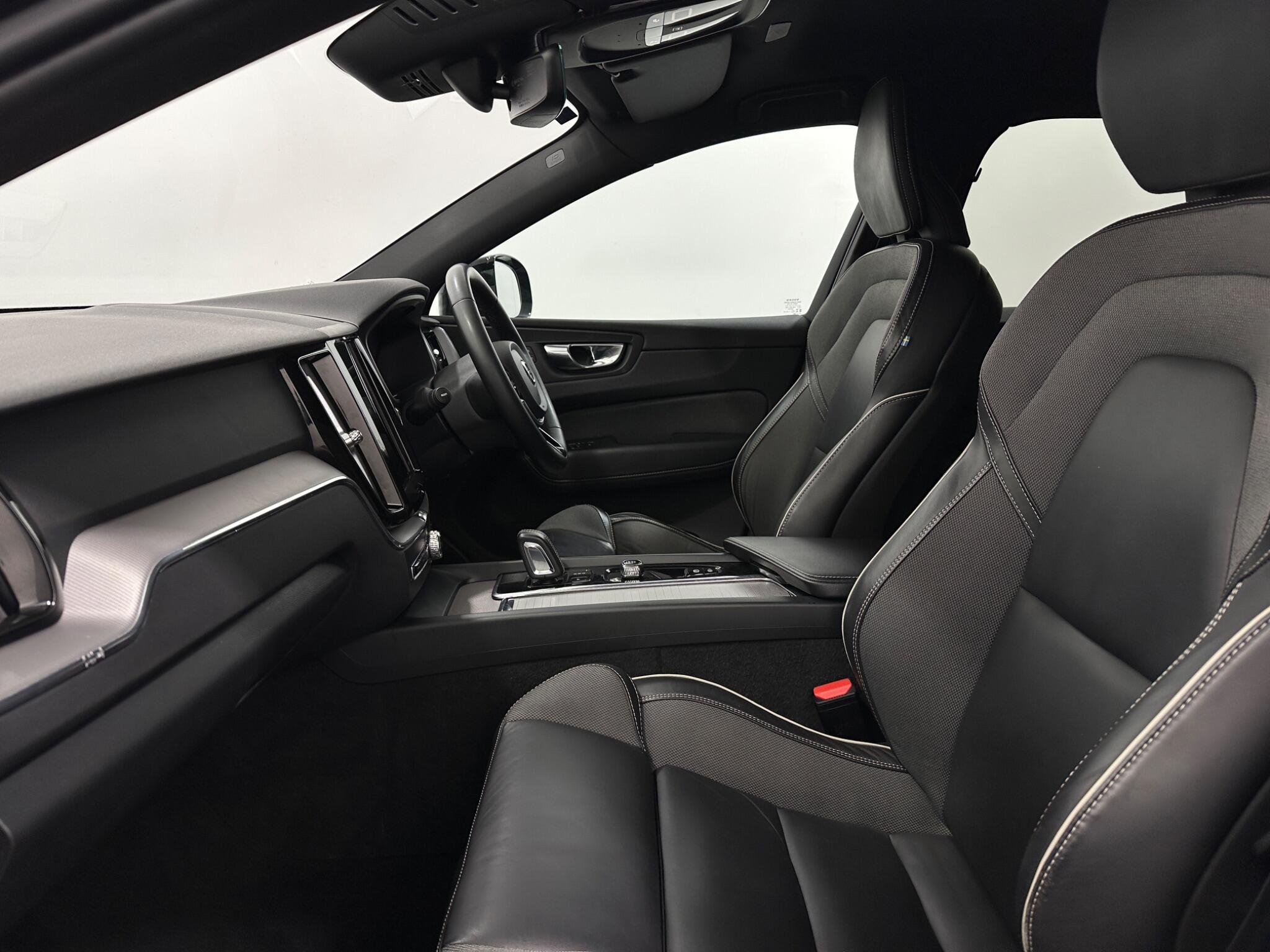 Volvo XC60 view 35