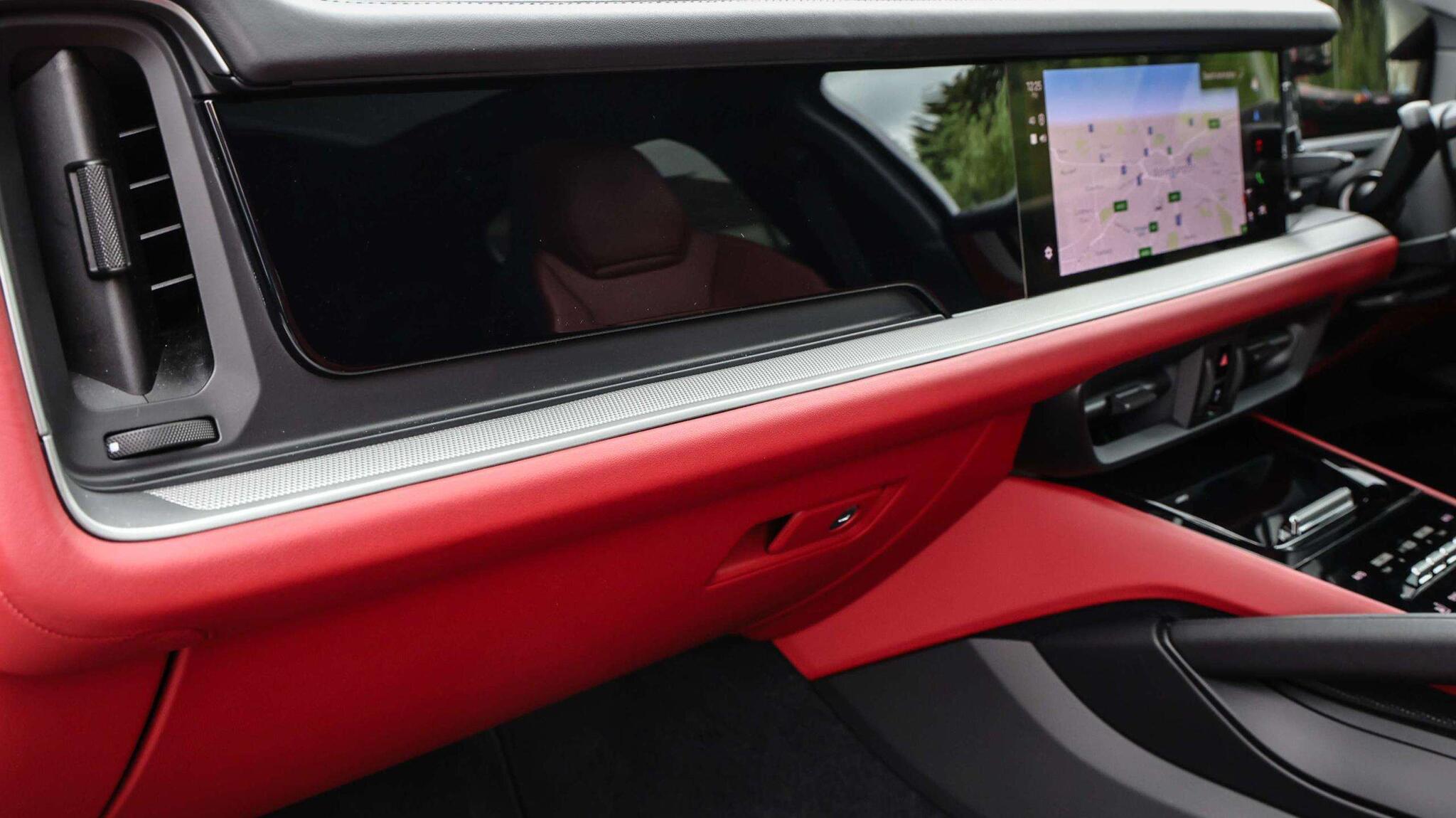 Porsche Cayenne view 8