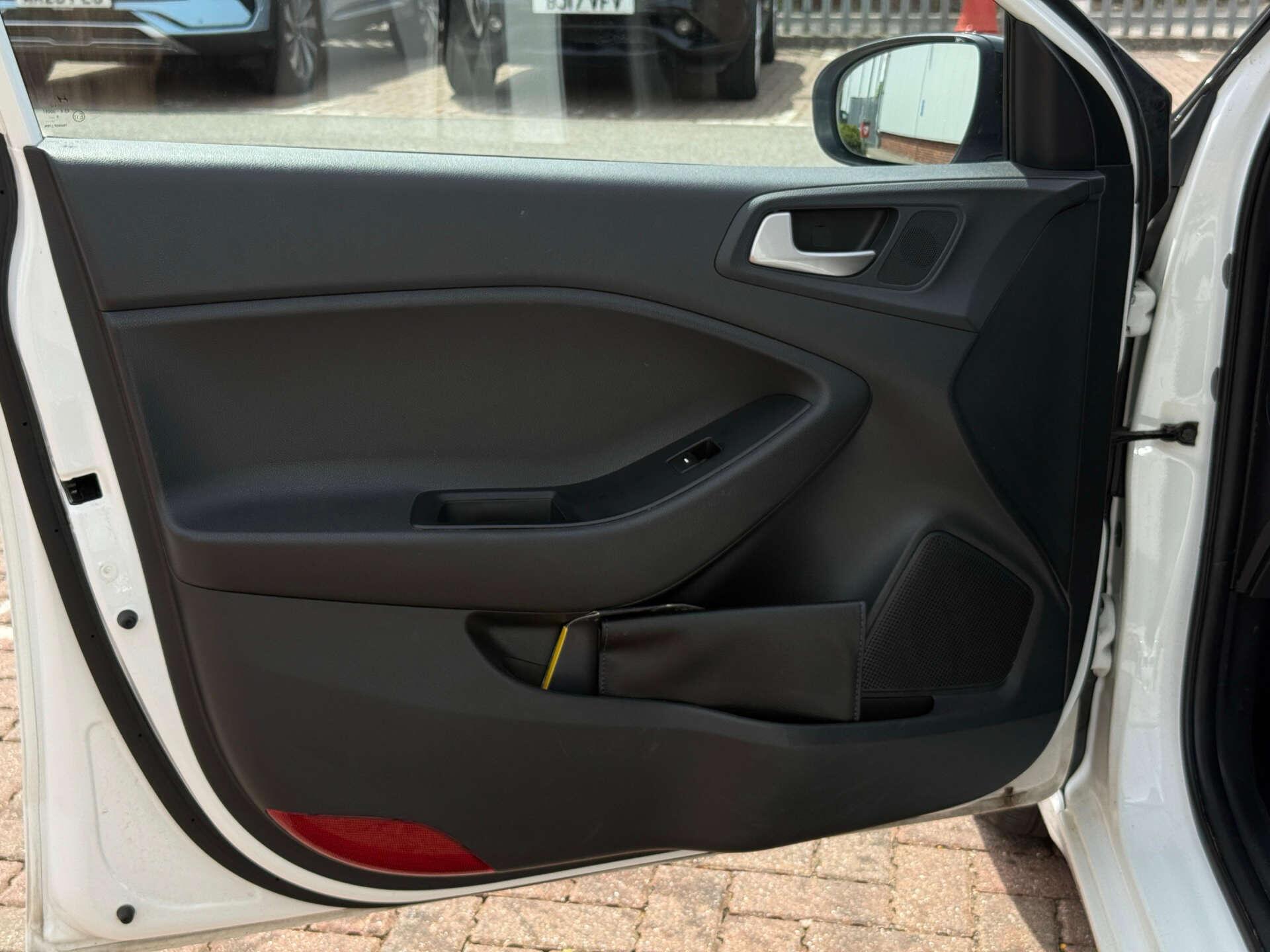 Hyundai I20 view 35