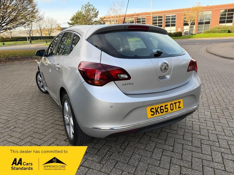 2015 Vauxhall Astra 1.4i SRi Euro 6 5dr • 24,139 miles image 2