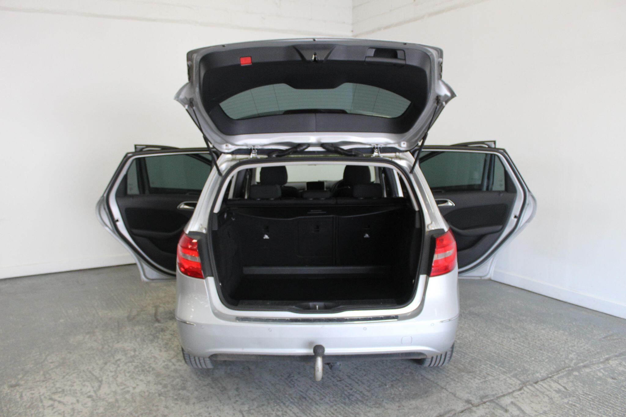 Mercedes-Benz B-Class view 21