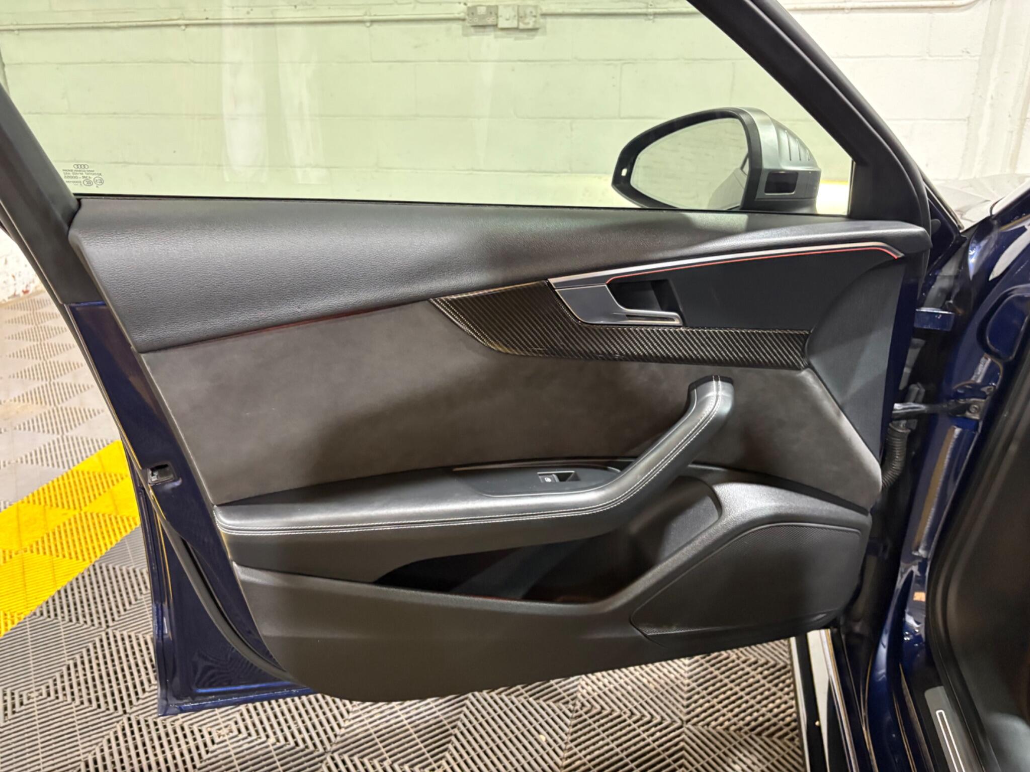 Audi RS4 Avant view 57