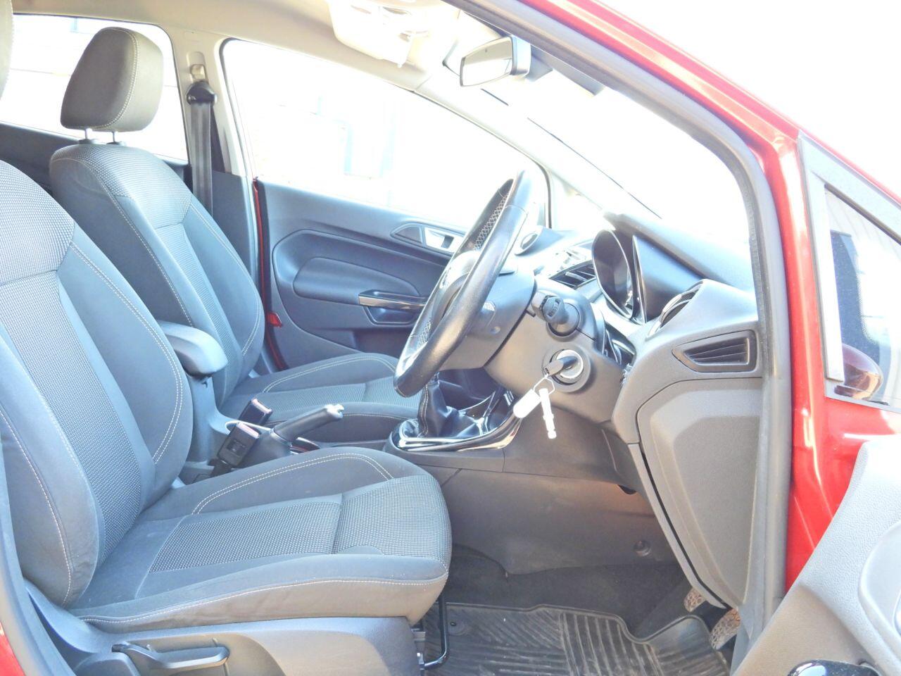 Ford Fiesta view 14