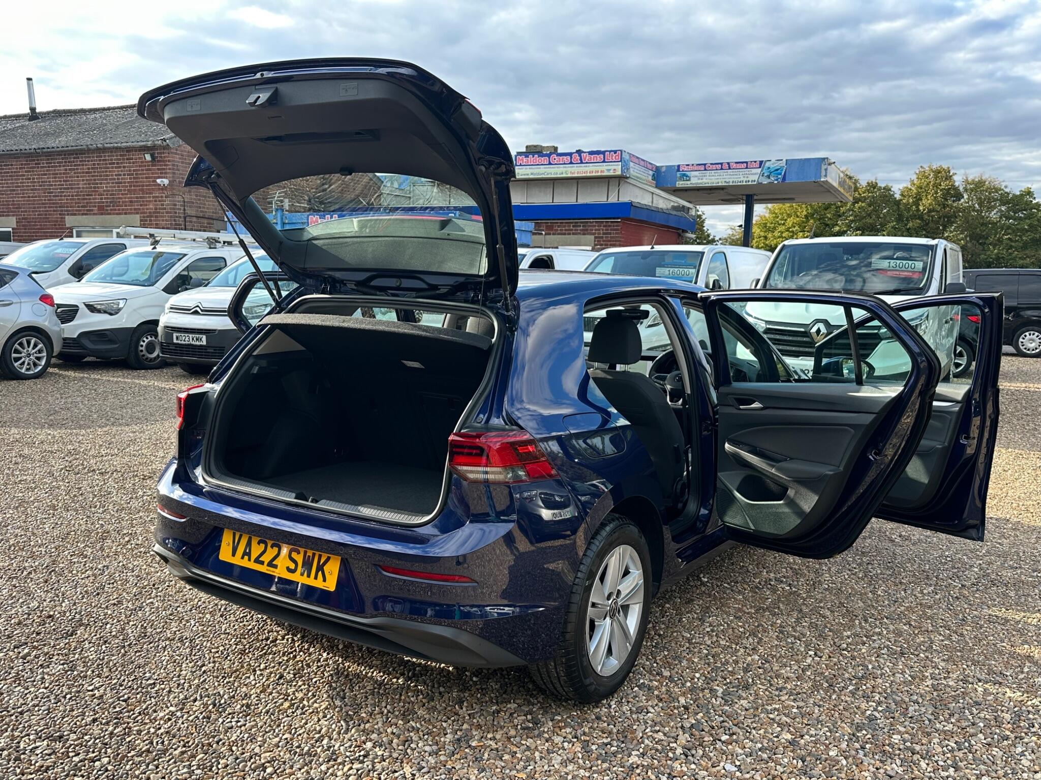 Volkswagen Golf view 24