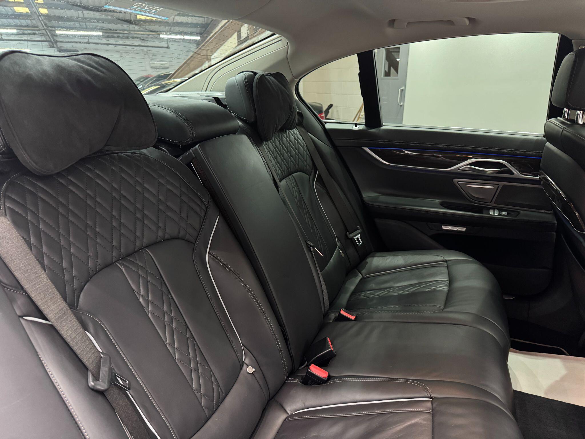 BMW 7 Series view 55