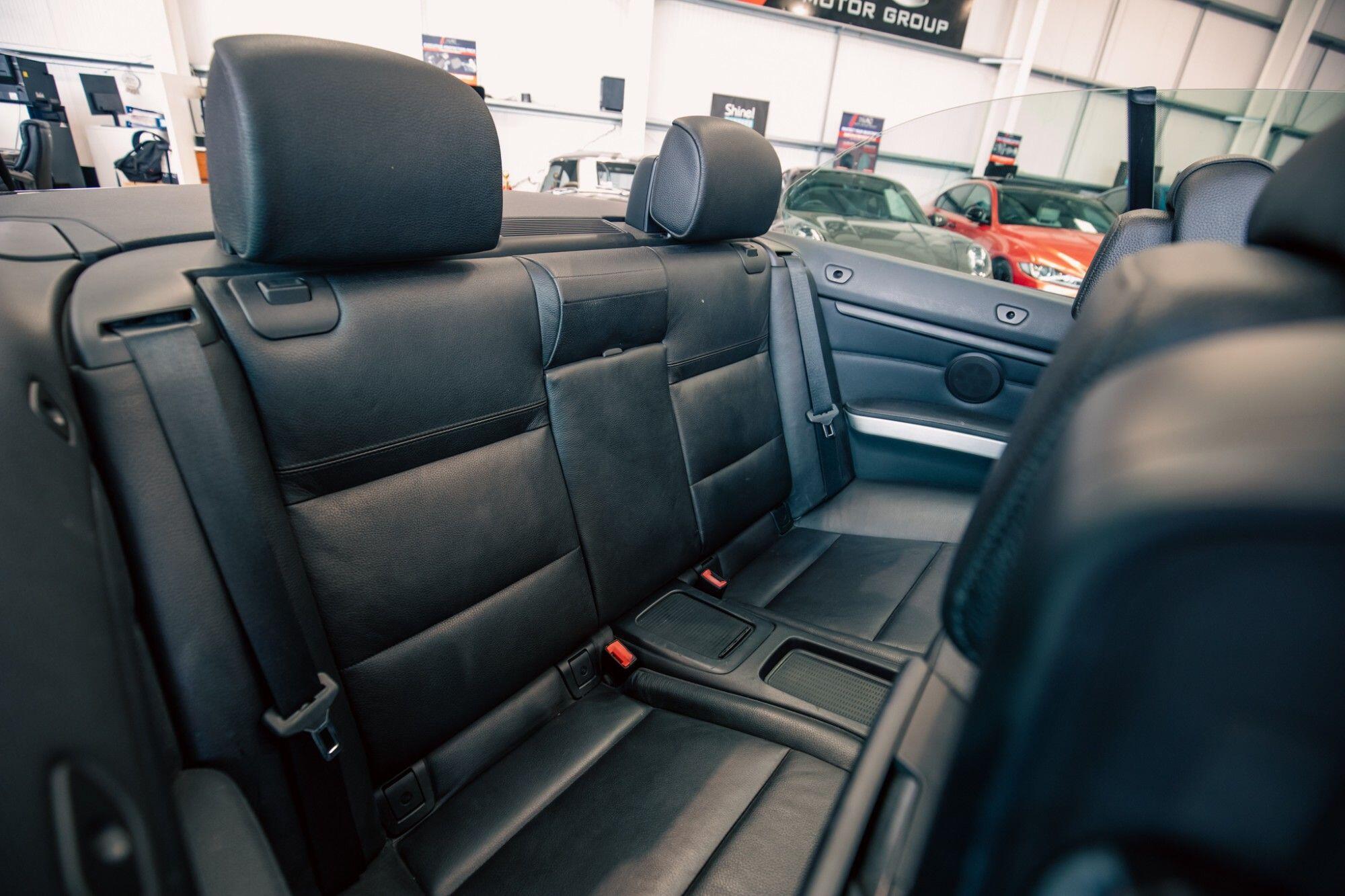 BMW 3 Series view 8