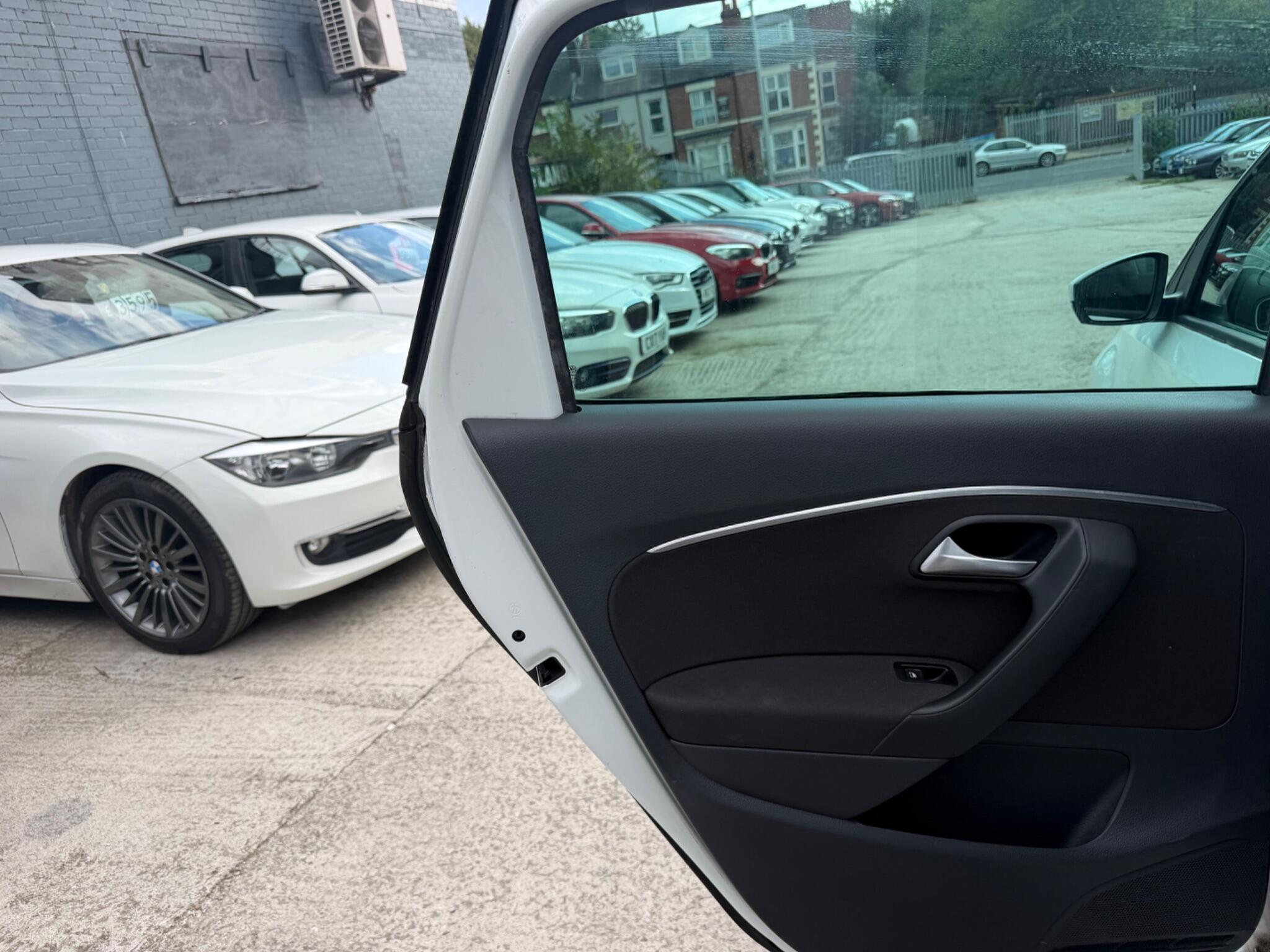 Volkswagen Polo view 25
