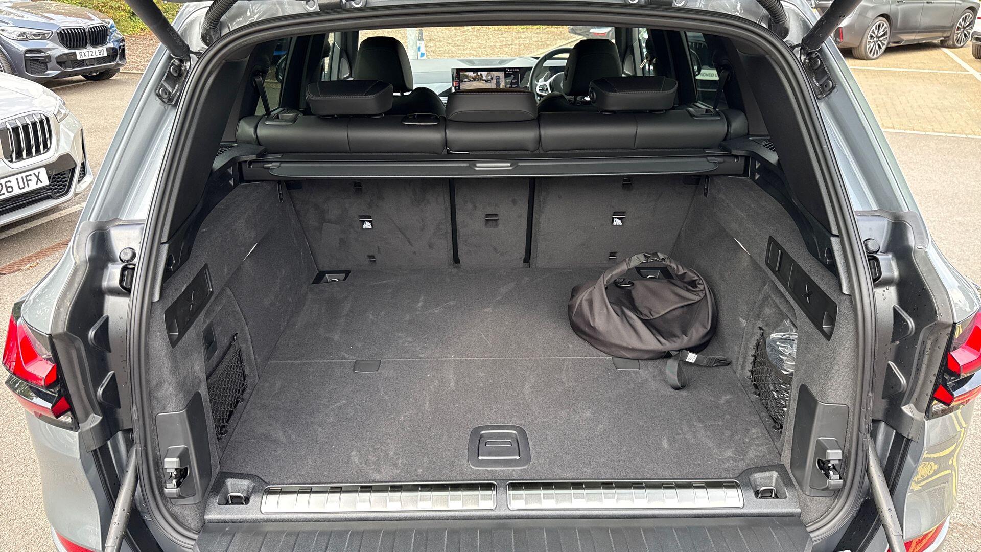BMW X5 view 13