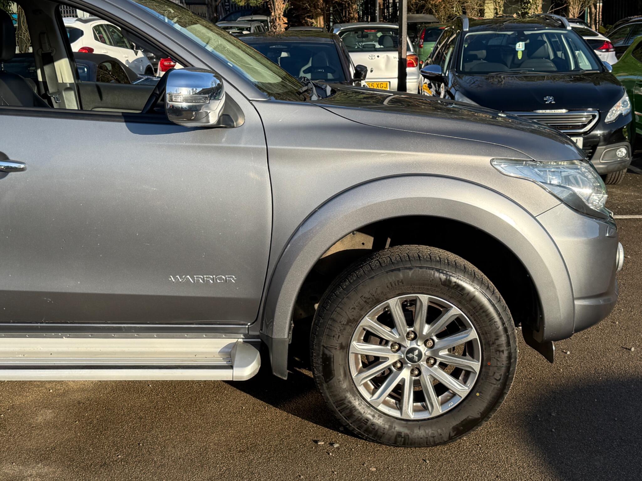 Mitsubishi L200 - Image 21