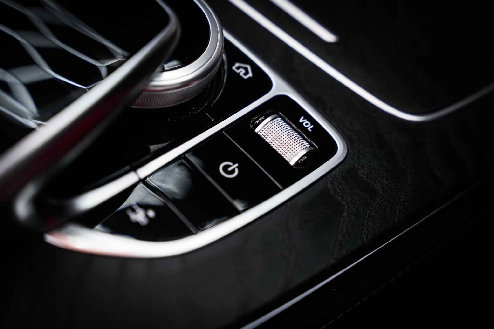 Mercedes-Benz E-Class view 51