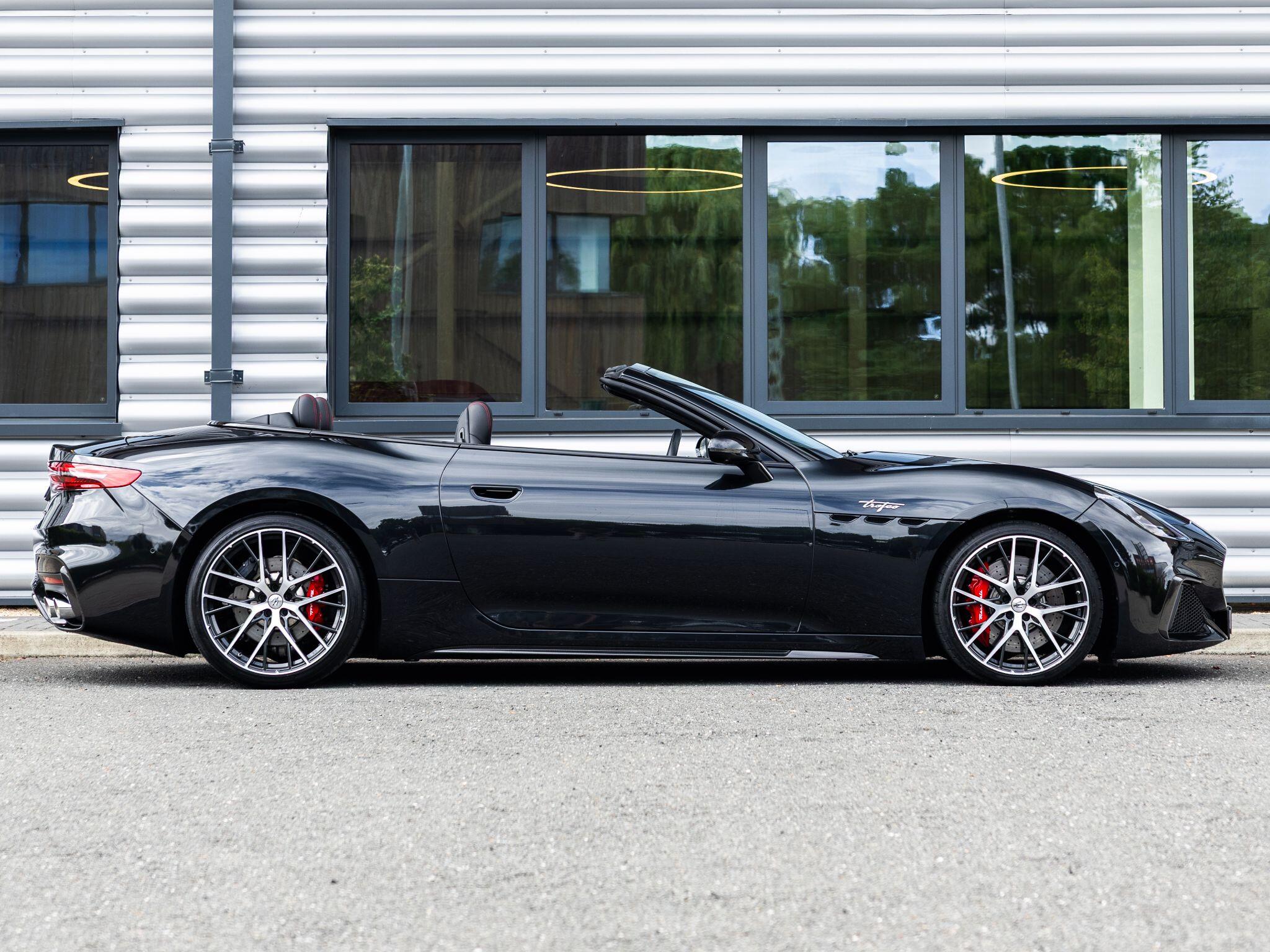 Maserati Grancabrio view 2