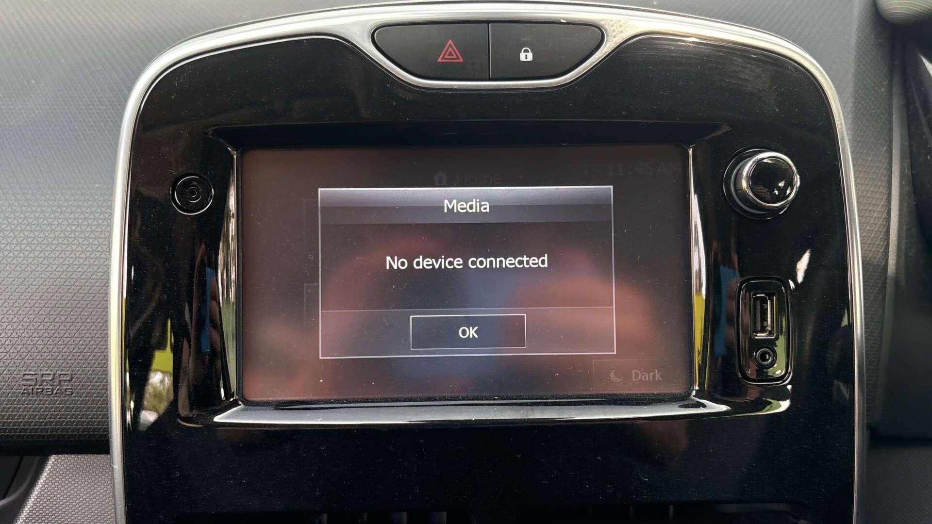 Renault Clio view 24