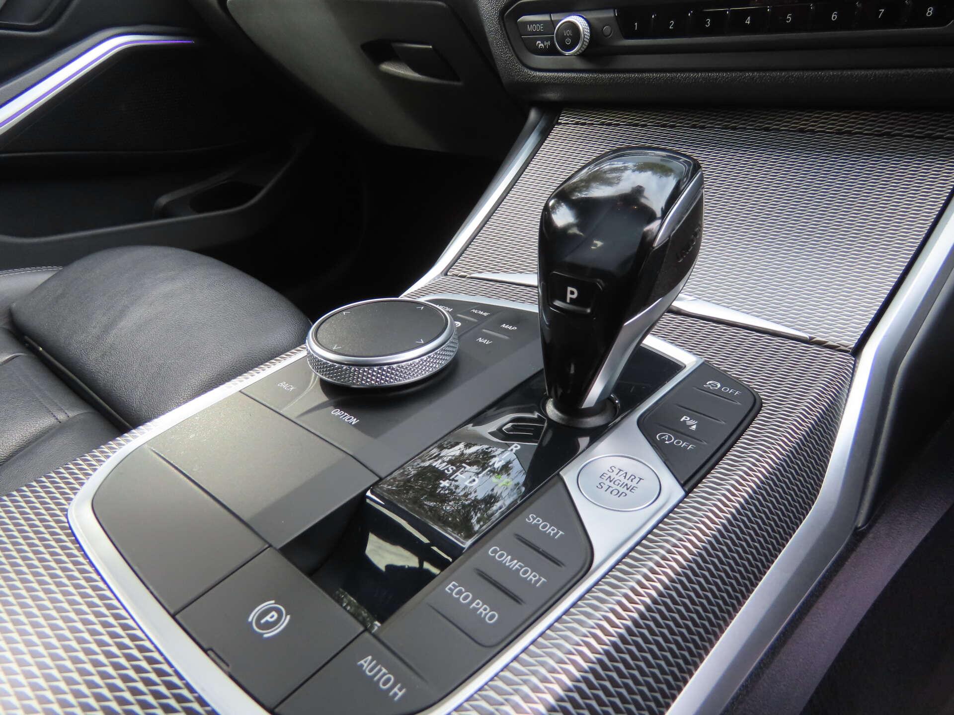 BMW 3 Series view 12