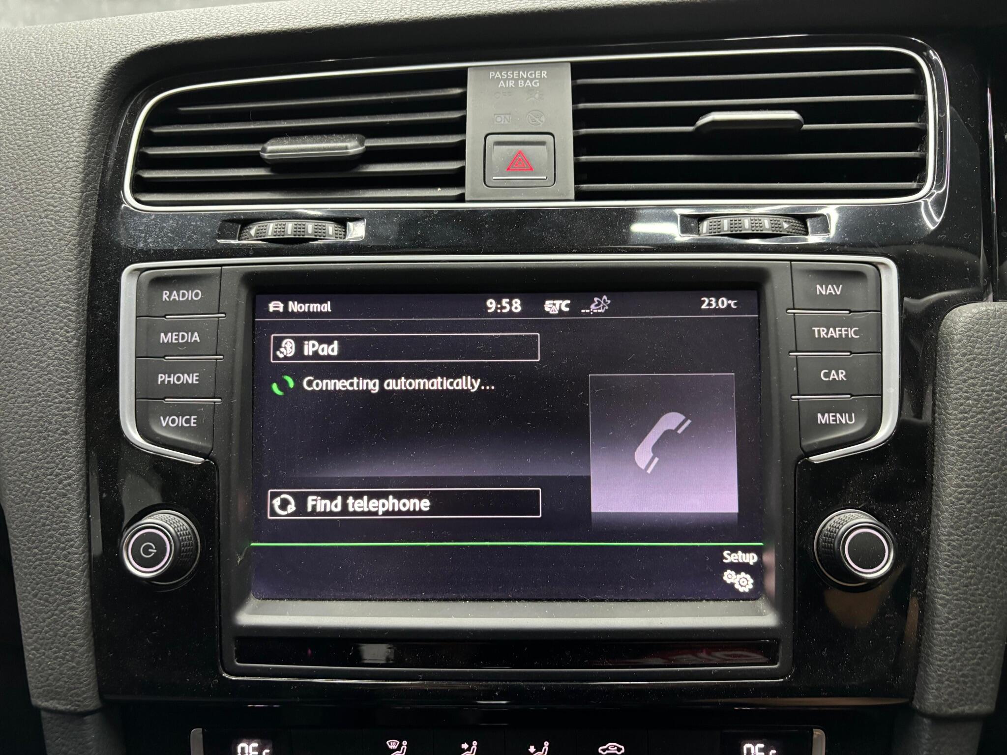 Volkswagen Golf view 20