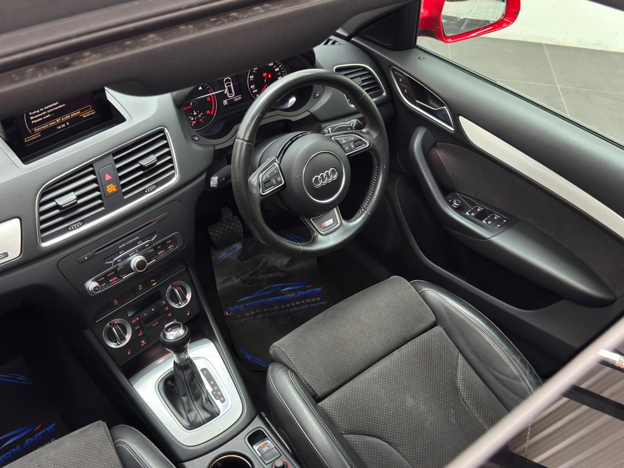 Audi Q3 view 5
