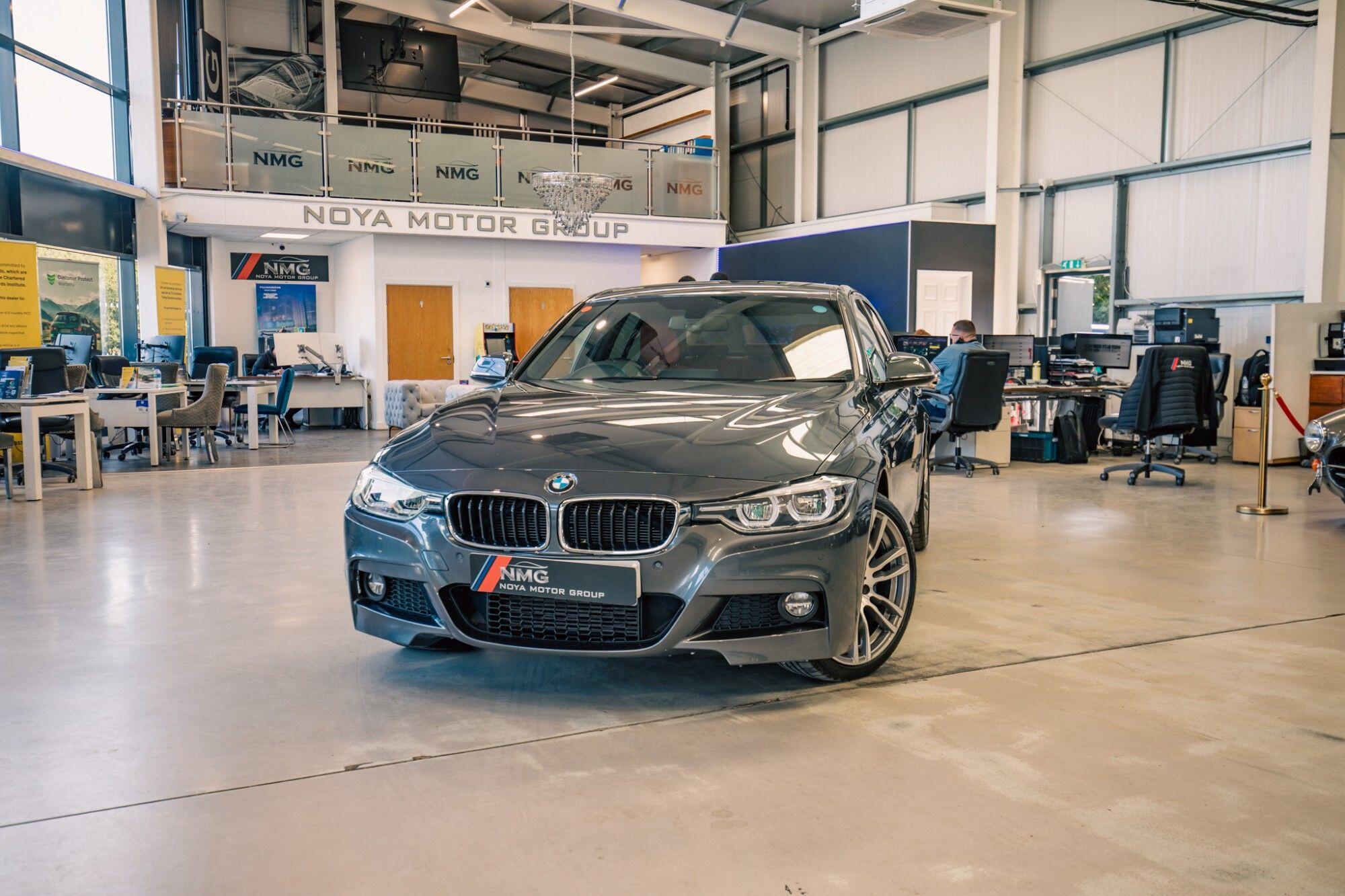 BMW 3 Series view 4
