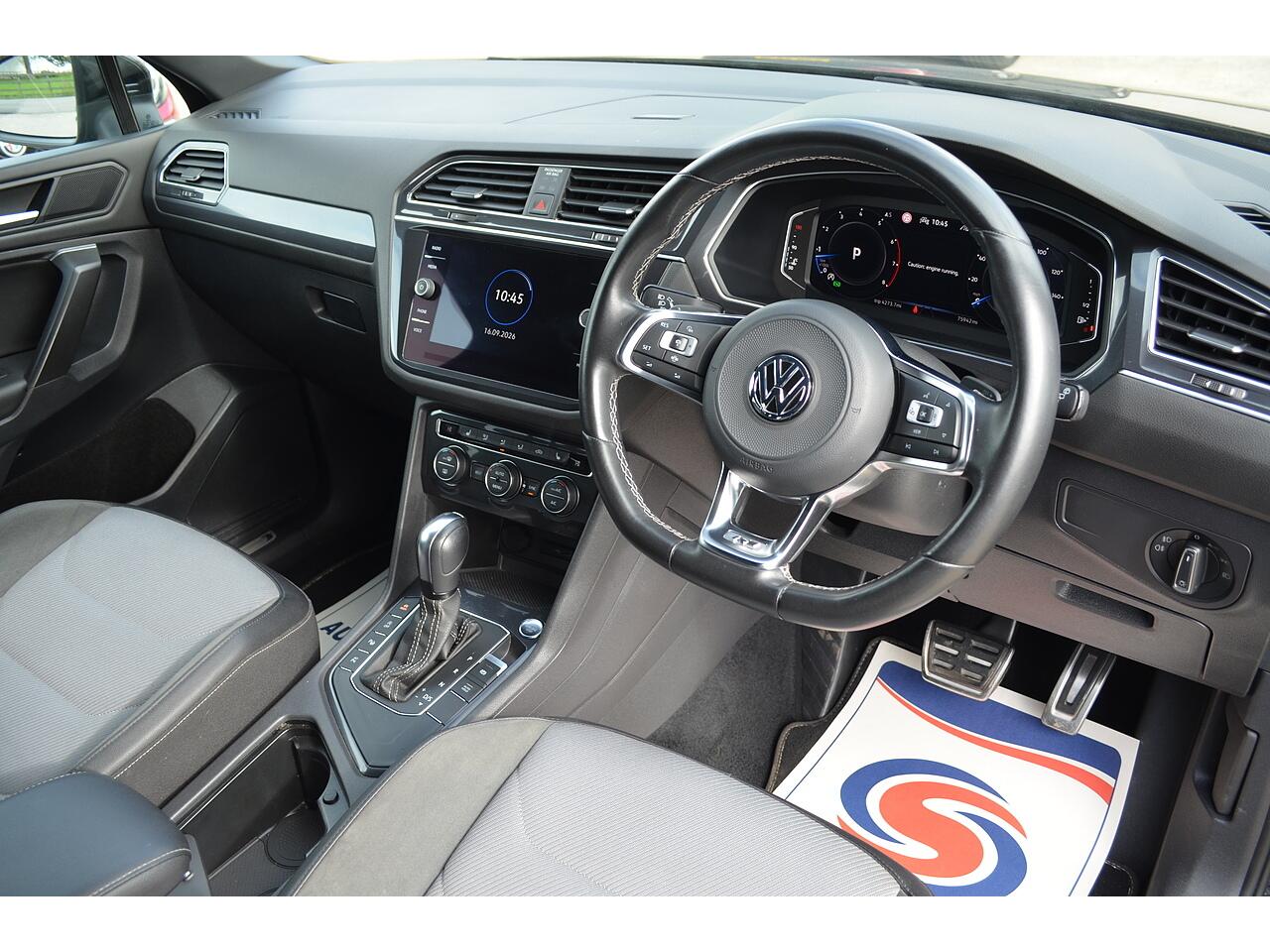 Volkswagen Tiguan Allspace view 2