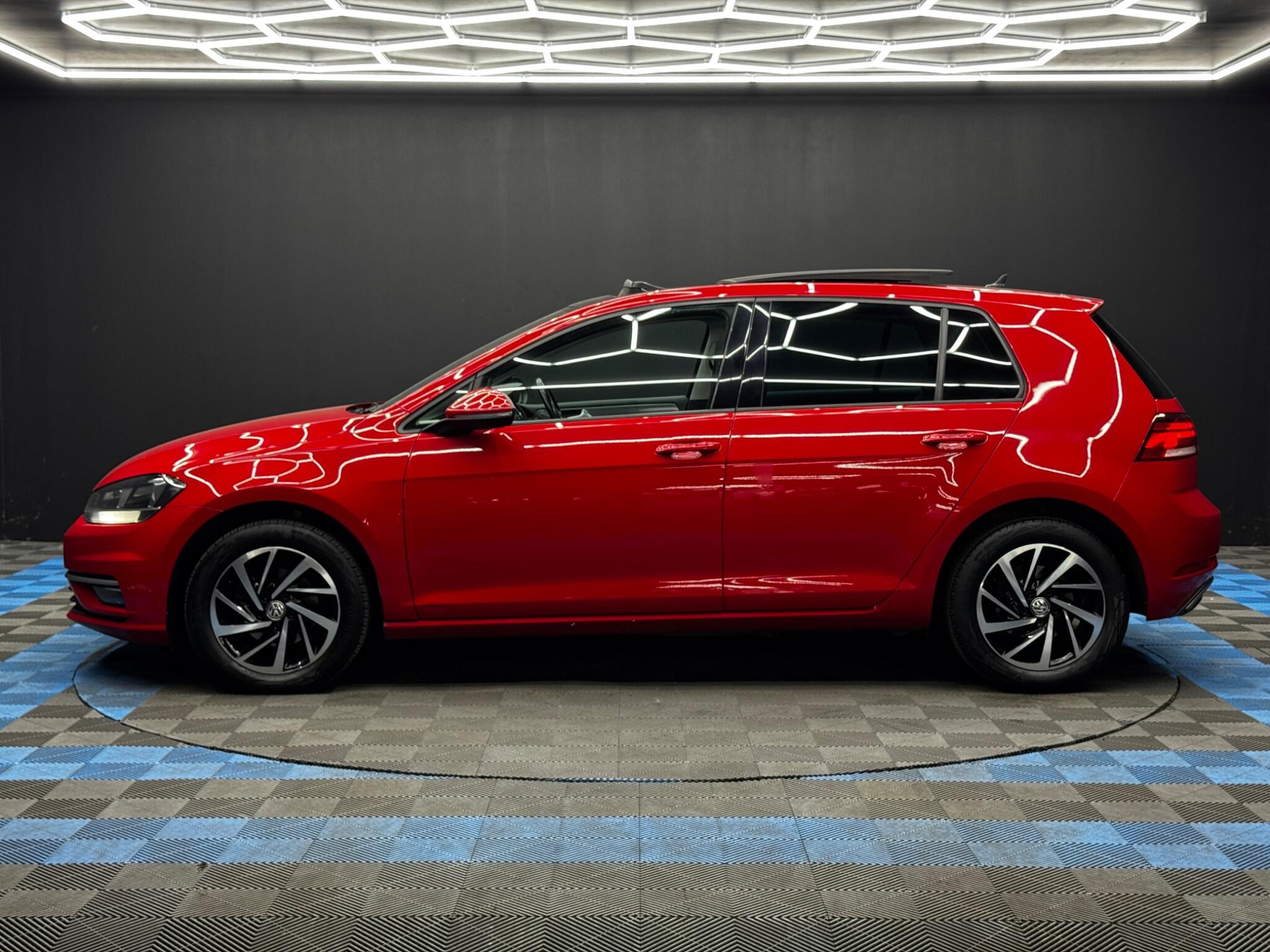Volkswagen Golf view 8